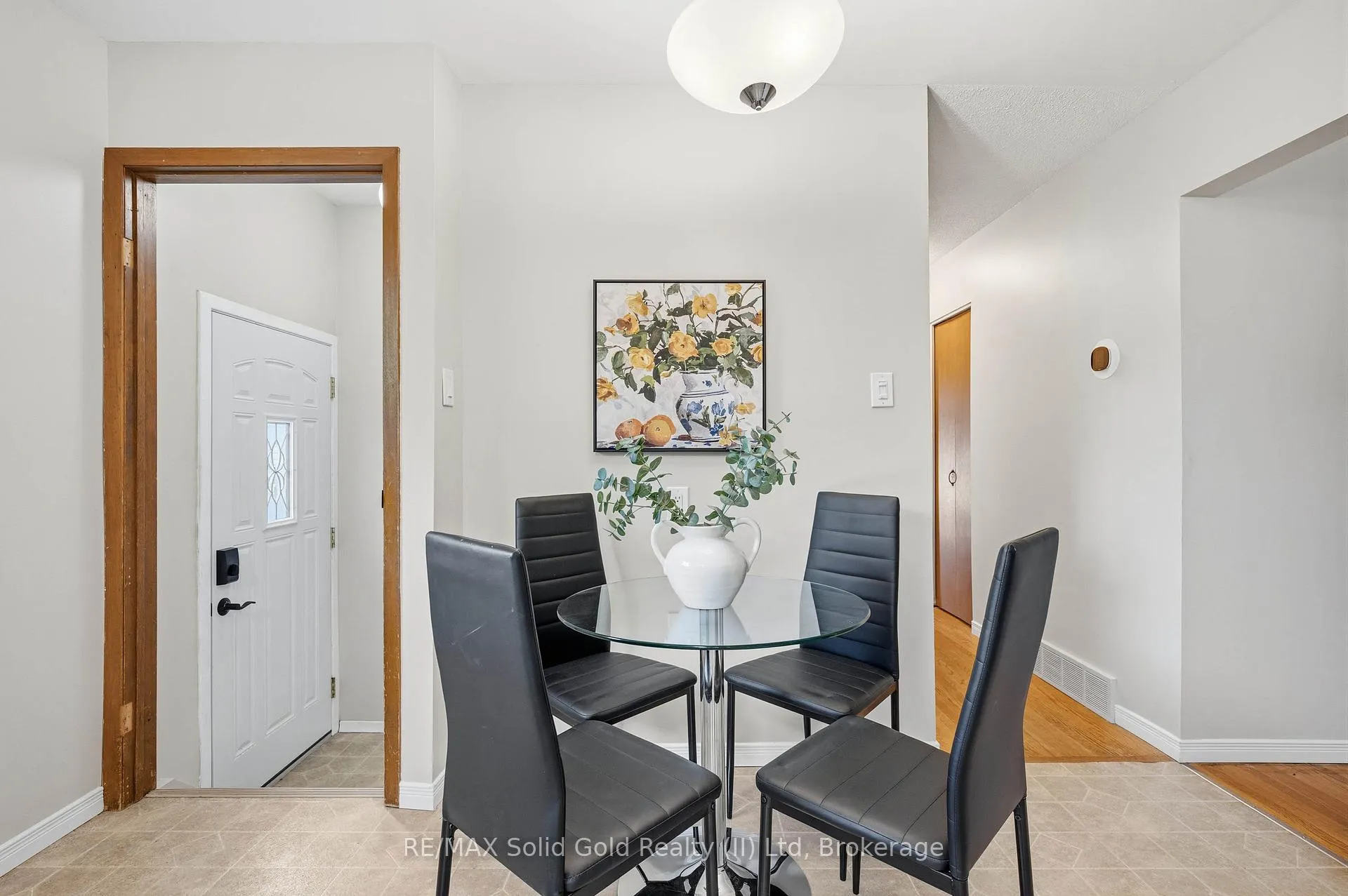 Photo 12 of 613 Dogwood Lane, Waterloo — HOMEH