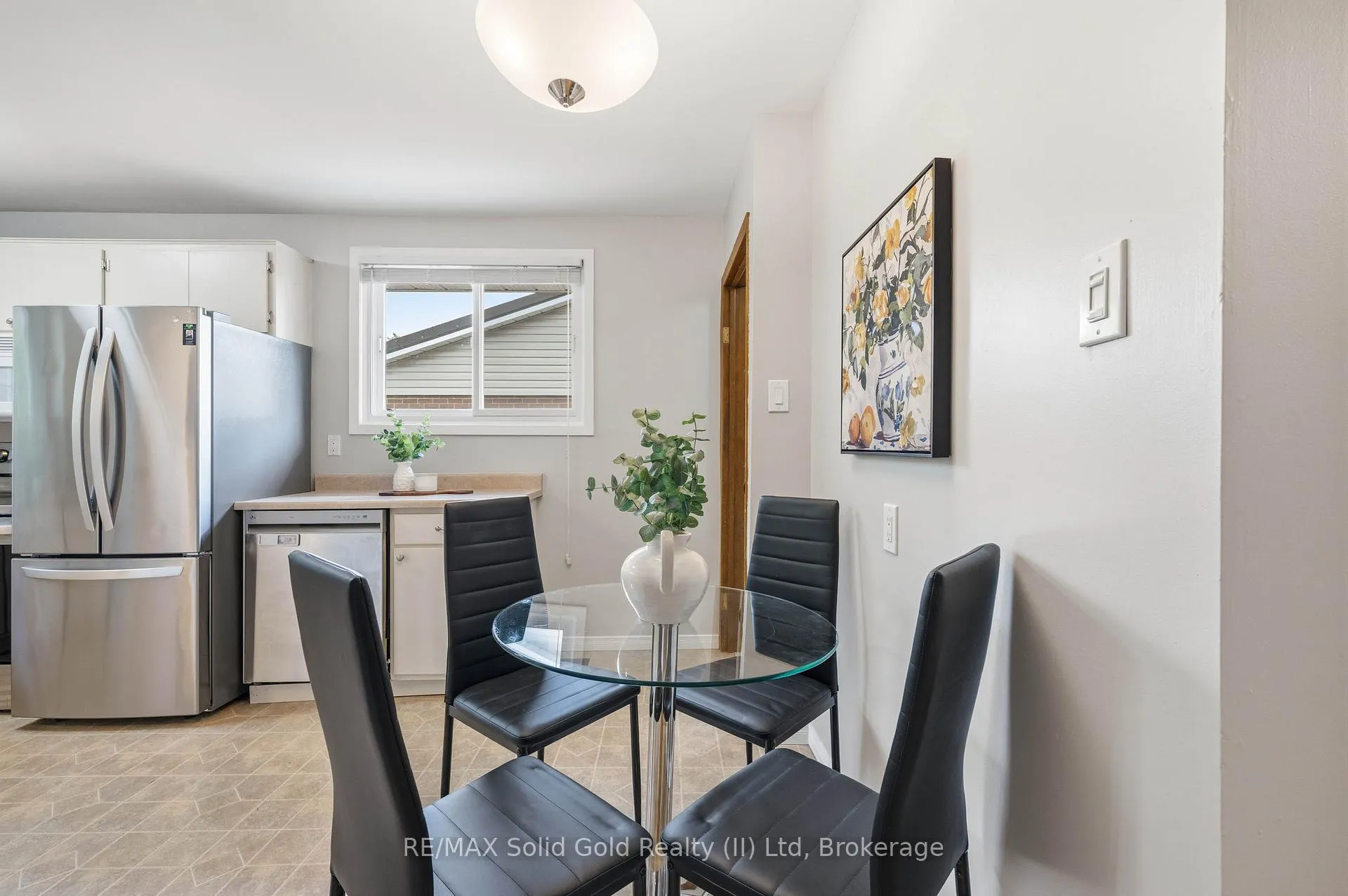 Photo 13 of 613 Dogwood Lane, Waterloo — HOMEH
