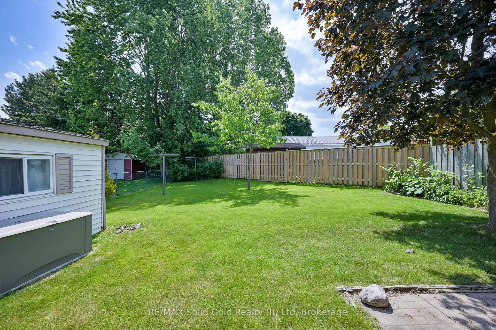 Photo 35 of 613 Dogwood Lane, Waterloo — HOMEH