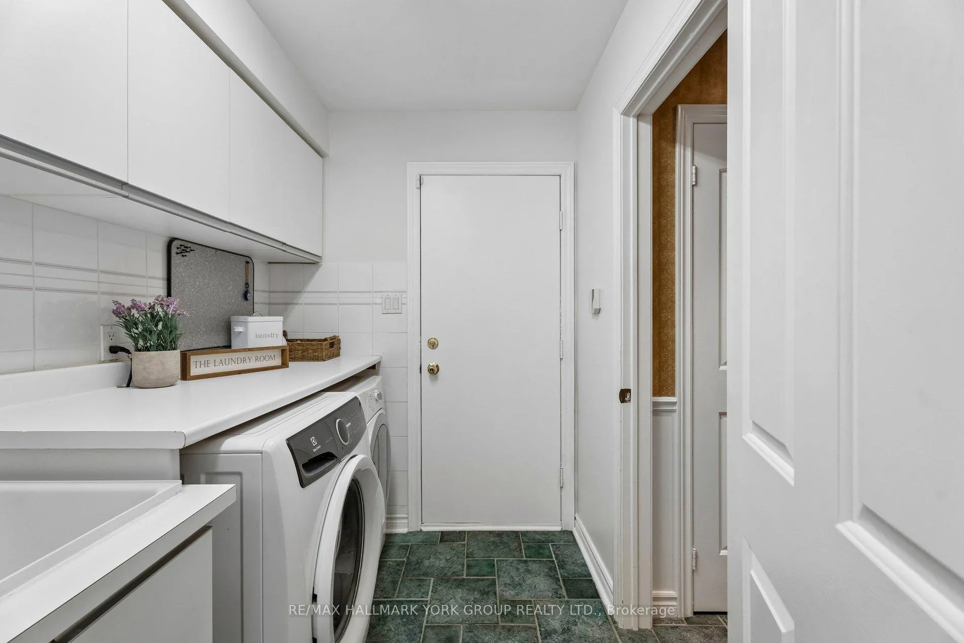 Photo 17 of 134 Corner Ridge Road, Aurora, Aurora Highlands — HOMEH
