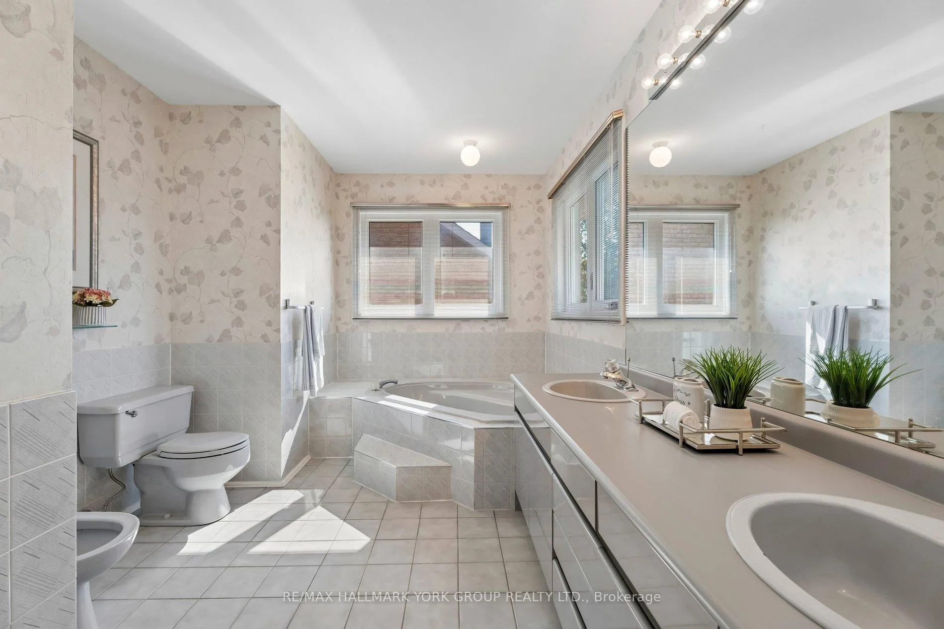 Photo 22 of 134 Corner Ridge Road, Aurora, Aurora Highlands — HOMEH