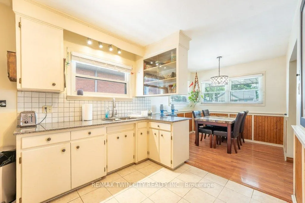 Photo 9 of 995 Weber Street E, Kitchener — HOMEH