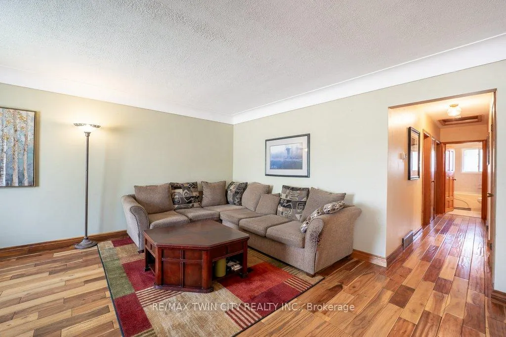Photo 15 of 995 Weber Street E, Kitchener — HOMEH