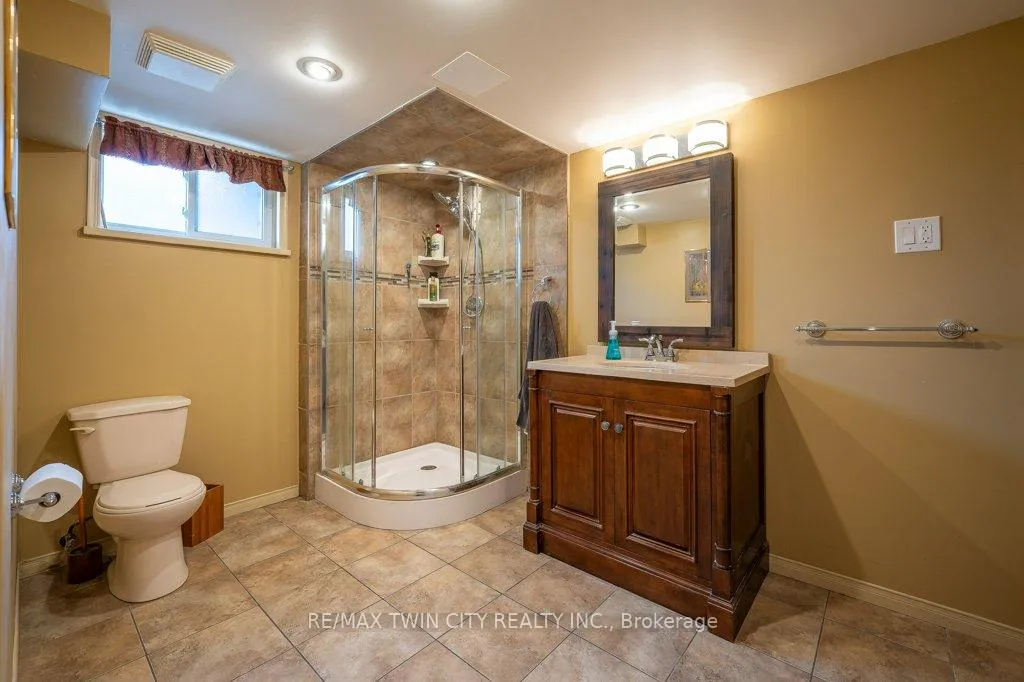 Photo 22 of 995 Weber Street E, Kitchener — HOMEH
