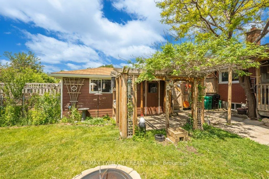 Photo 28 of 995 Weber Street E, Kitchener — HOMEH