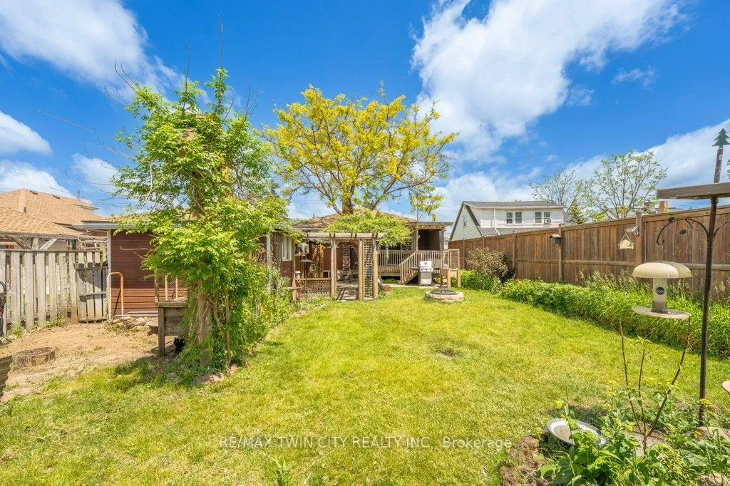 Photo 32 of 995 Weber Street E, Kitchener — HOMEH