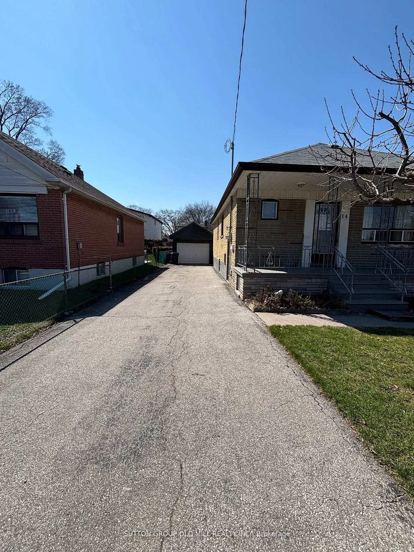 Photo 3 of 14 Ashmore Avenue, Etobicoke, Stonegate-Queensway — HOMEH