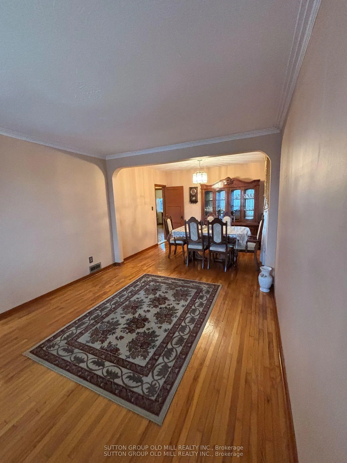 Photo 9 of 14 Ashmore Avenue, Etobicoke, Stonegate-Queensway — HOMEH