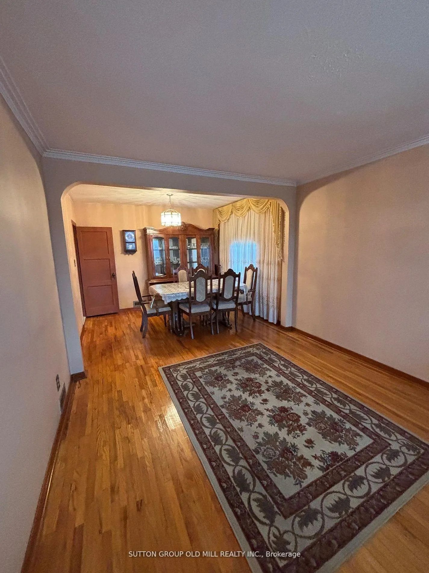 Photo 10 of 14 Ashmore Avenue, Etobicoke, Stonegate-Queensway — HOMEH