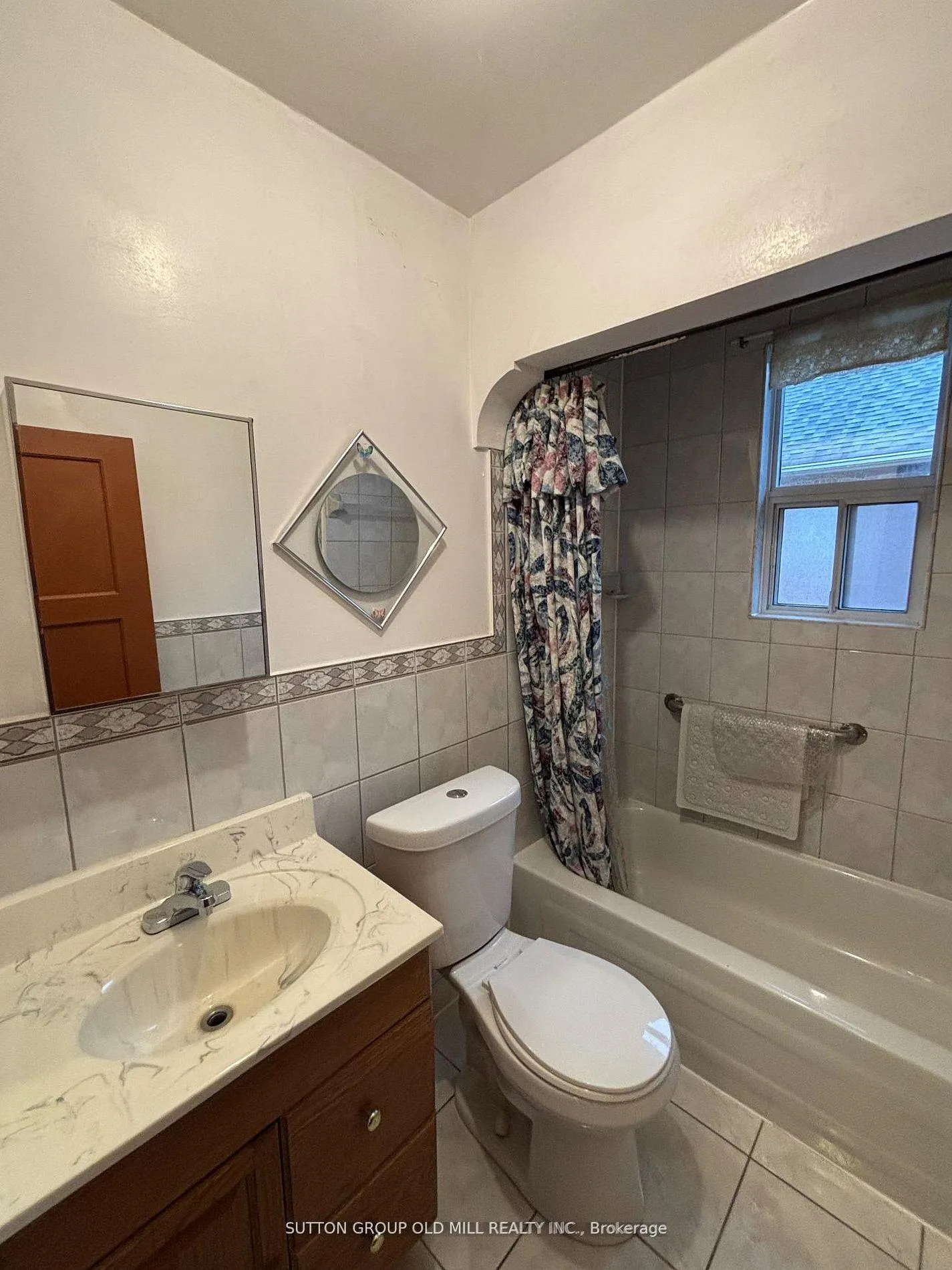 Photo 20 of 14 Ashmore Avenue, Etobicoke, Stonegate-Queensway — HOMEH