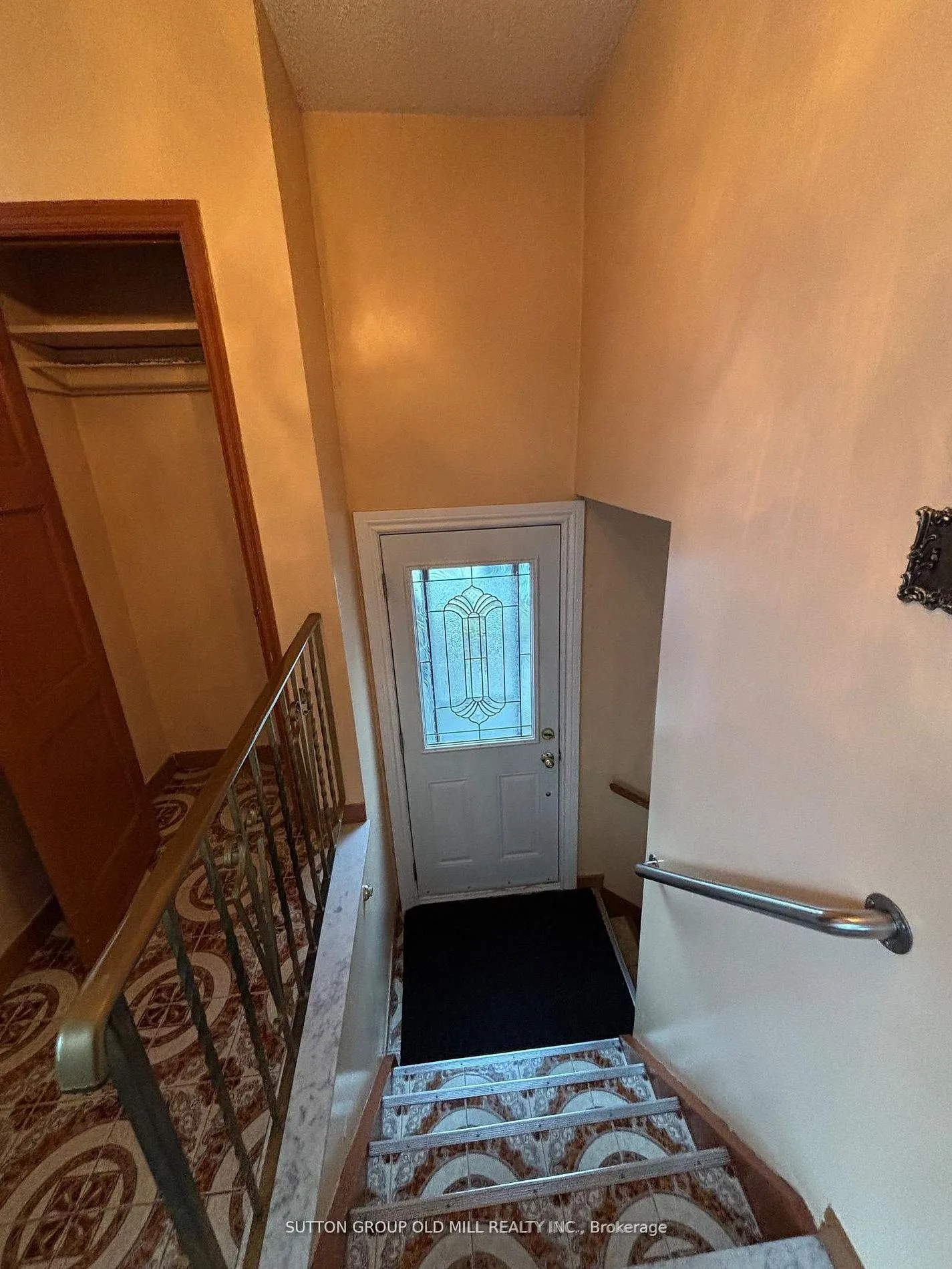 Photo 21 of 14 Ashmore Avenue, Etobicoke, Stonegate-Queensway — HOMEH