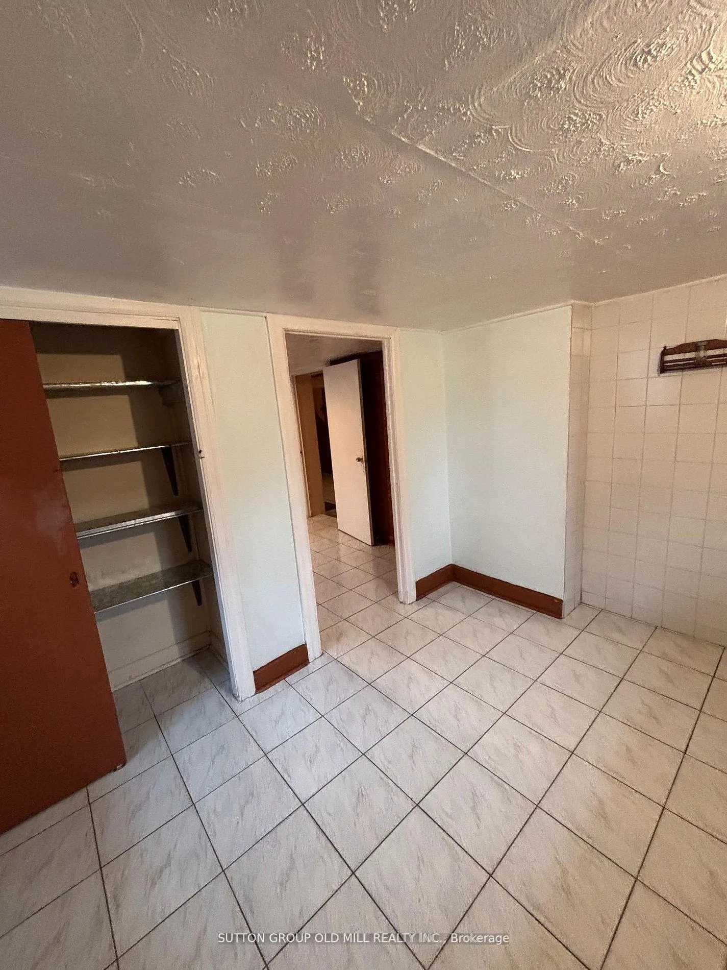Photo 27 of 14 Ashmore Avenue, Etobicoke, Stonegate-Queensway — HOMEH