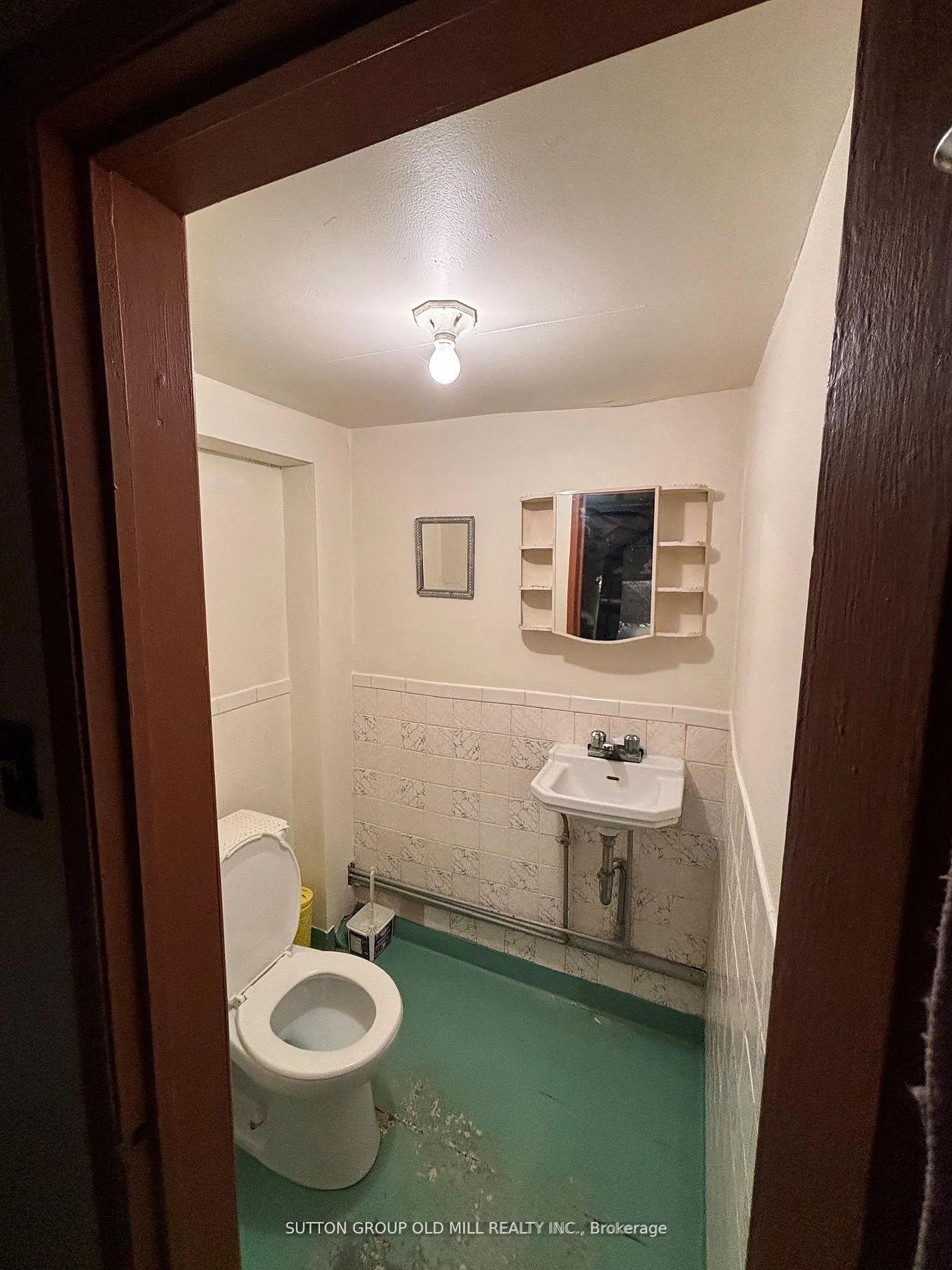 Photo 32 of 14 Ashmore Avenue, Etobicoke, Stonegate-Queensway — HOMEH