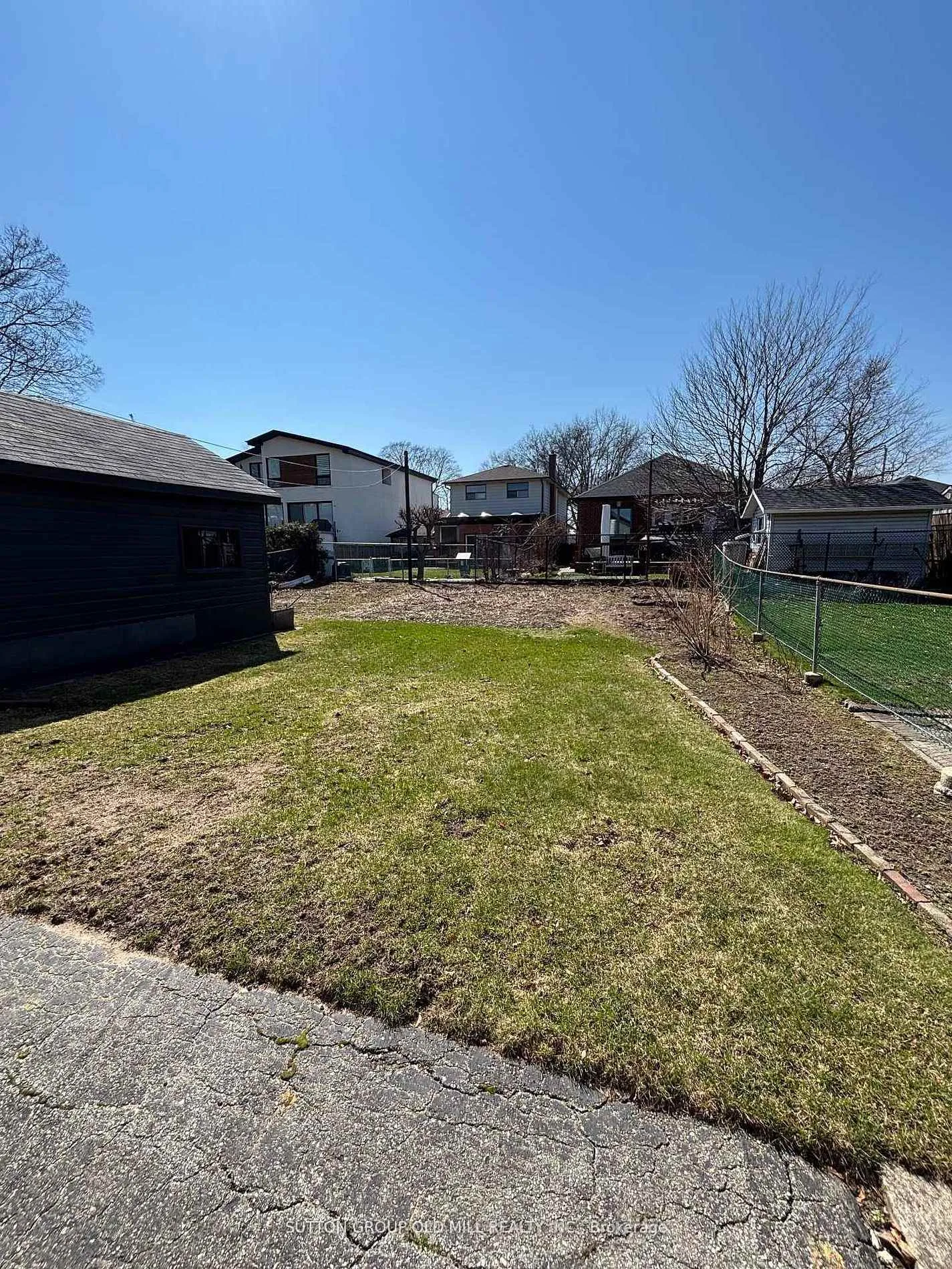 Photo 38 of 14 Ashmore Avenue, Etobicoke, Stonegate-Queensway — HOMEH