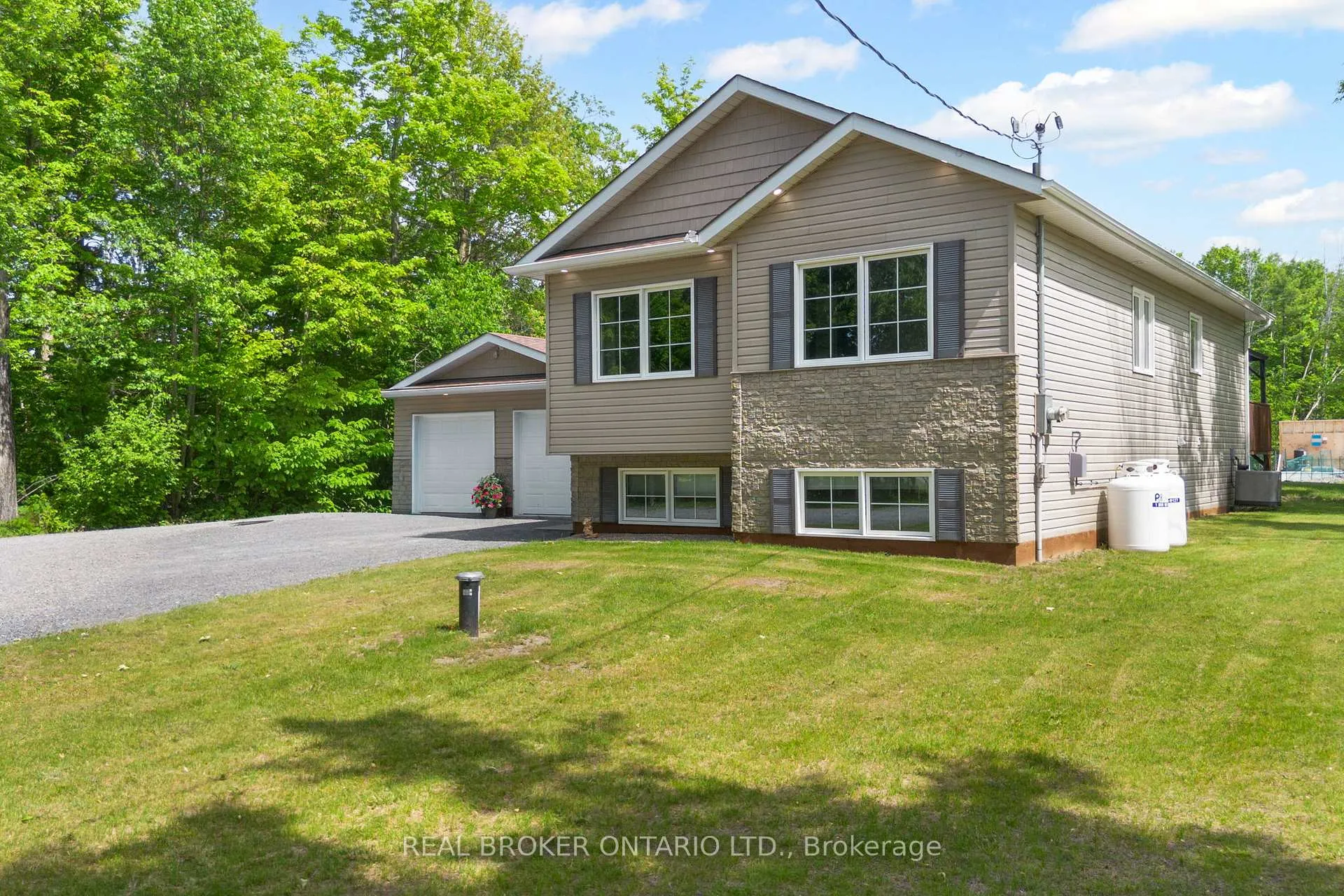 Photo 2 of 1083 St Fillans Road, Beckwith, Beckwith Twp — HOMEH