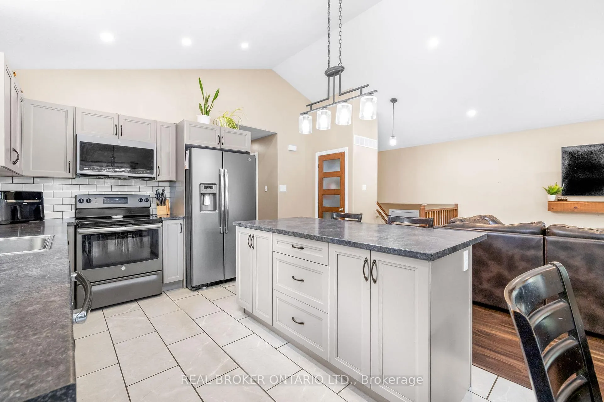 Photo 20 of 1083 St Fillans Road, Beckwith, Beckwith Twp — HOMEH