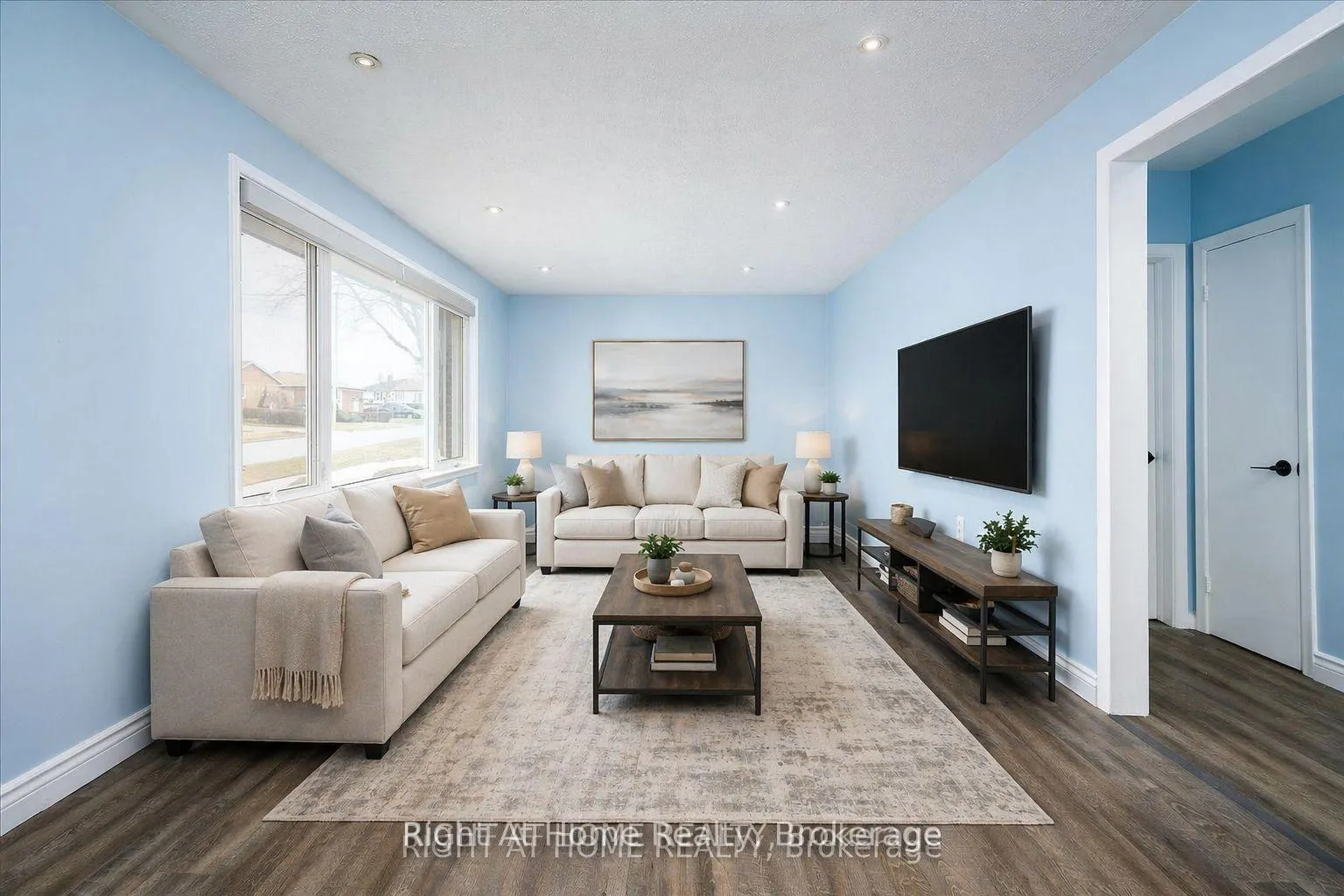 Photo 3 of 322 Jasper Avenue, Oshawa, Lakeview — HOMEH