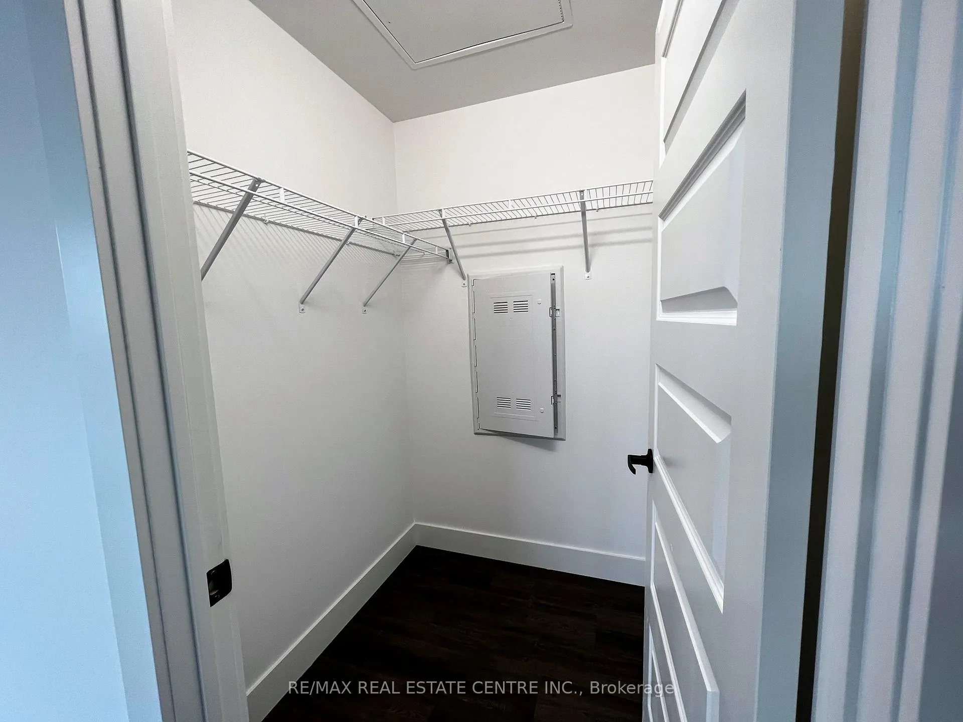 Photo 5 of Unit 614, 26 Lowes Road W, Guelph, Clairfields/Hanlon Business Park — HOMEH