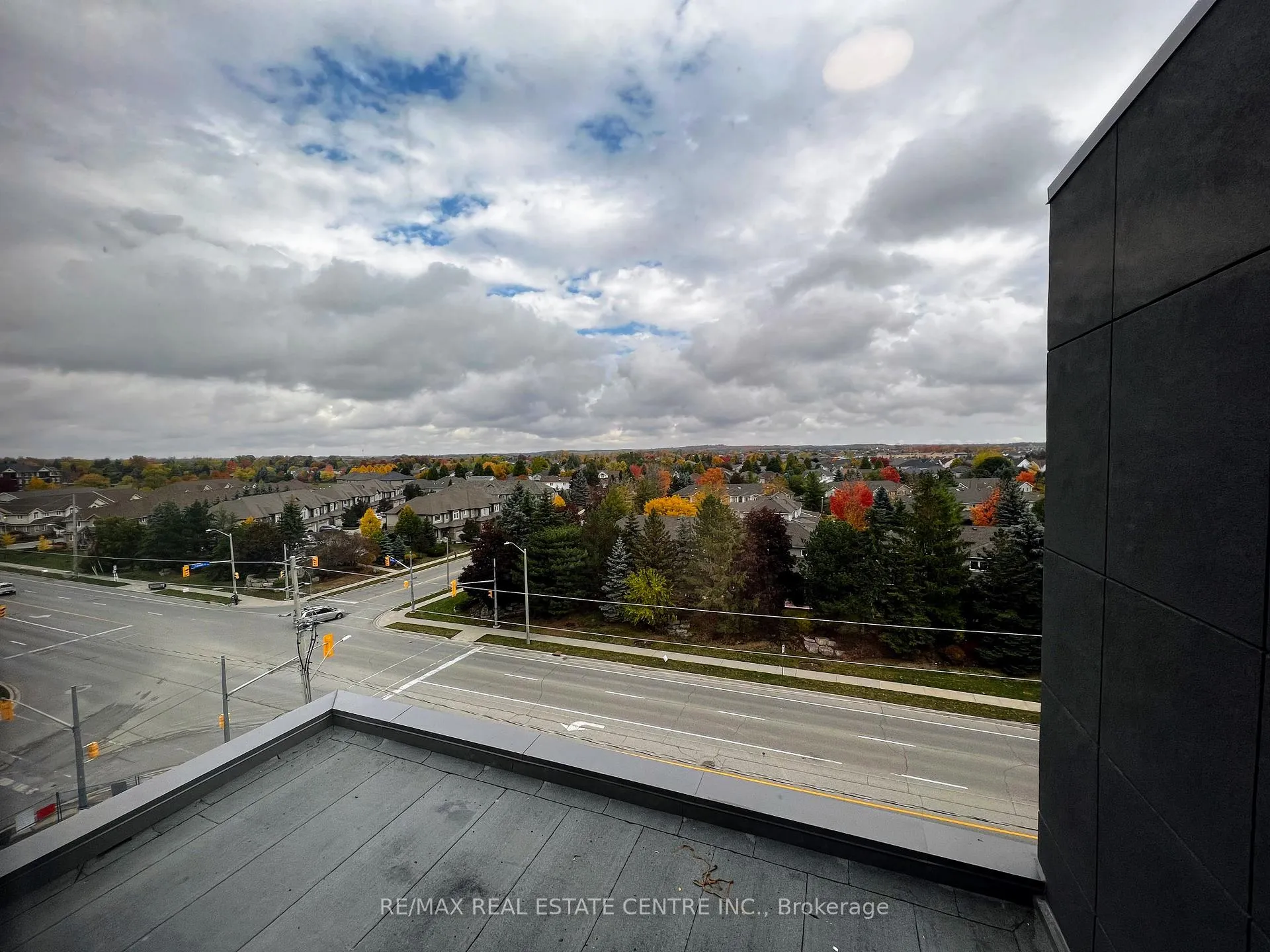 Photo 8 of Unit 614, 26 Lowes Road W, Guelph, Clairfields/Hanlon Business Park — HOMEH