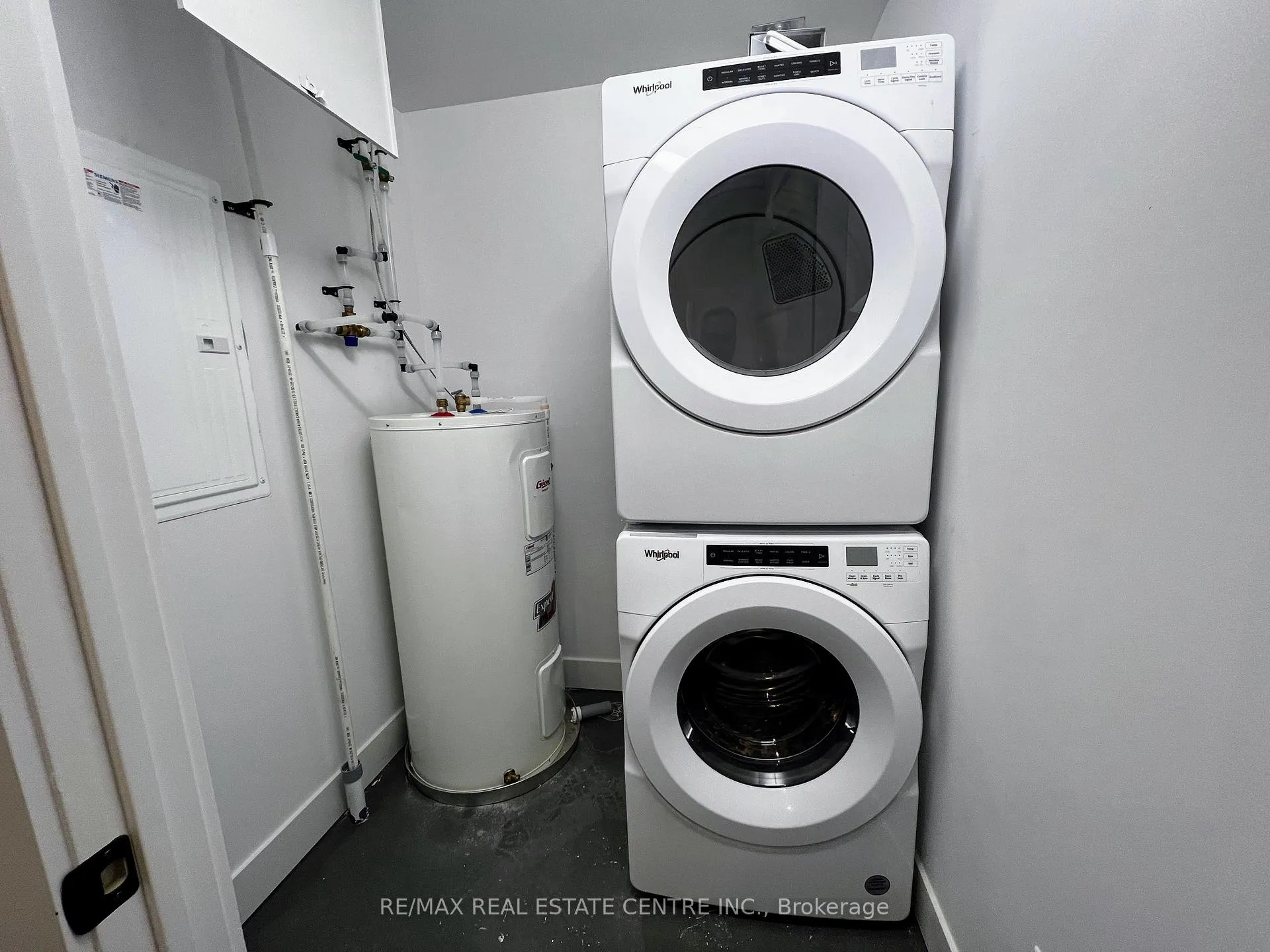 Photo 10 of Unit 614, 26 Lowes Road W, Guelph, Clairfields/Hanlon Business Park — HOMEH