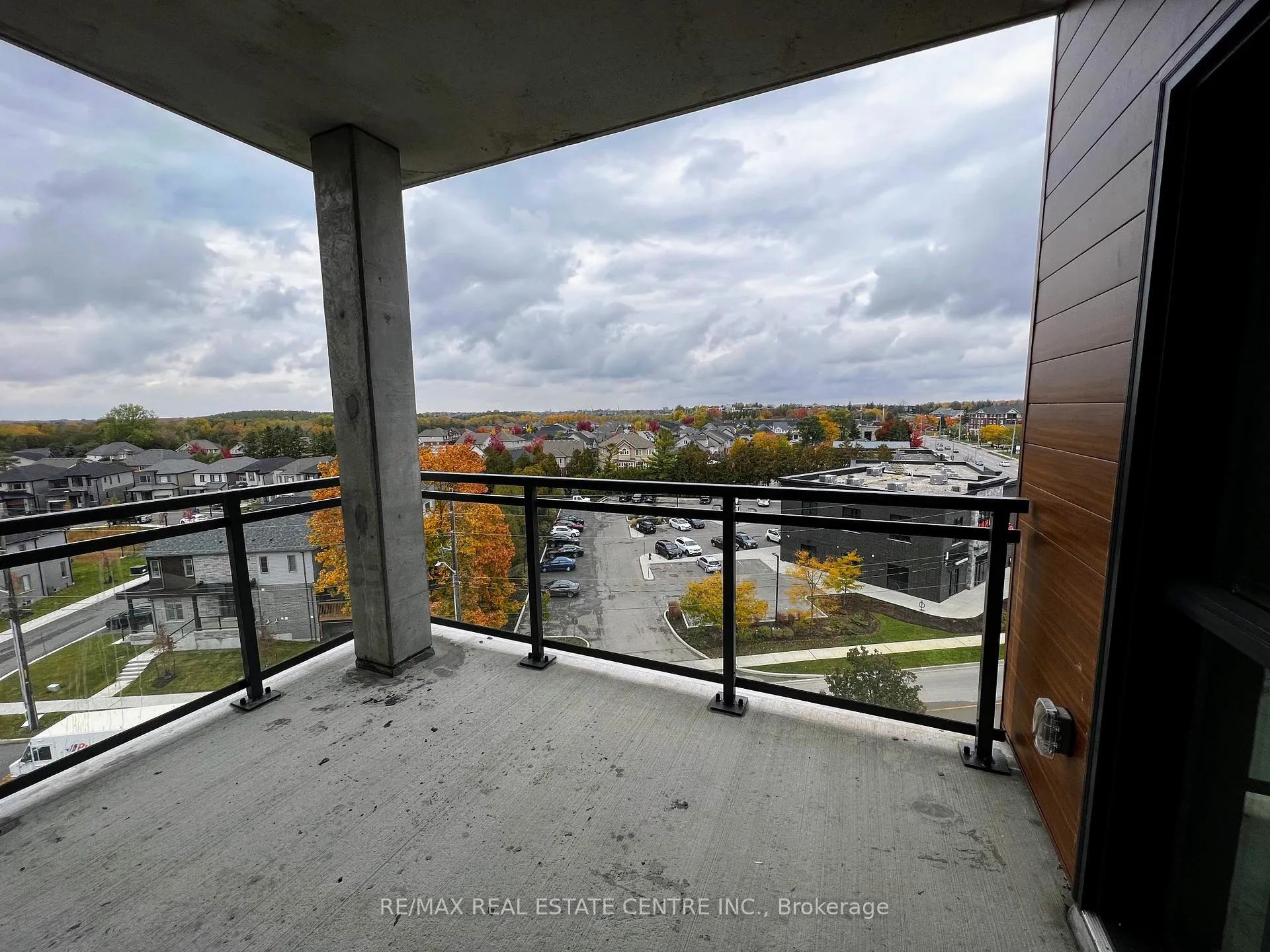 Photo 12 of Unit 614, 26 Lowes Road W, Guelph, Clairfields/Hanlon Business Park — HOMEH