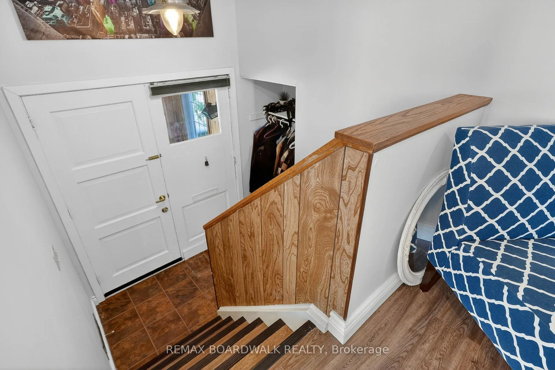 Photo 6 of 8 Oberon Street, Ottawa, Westcliffe Estates — HOMEH