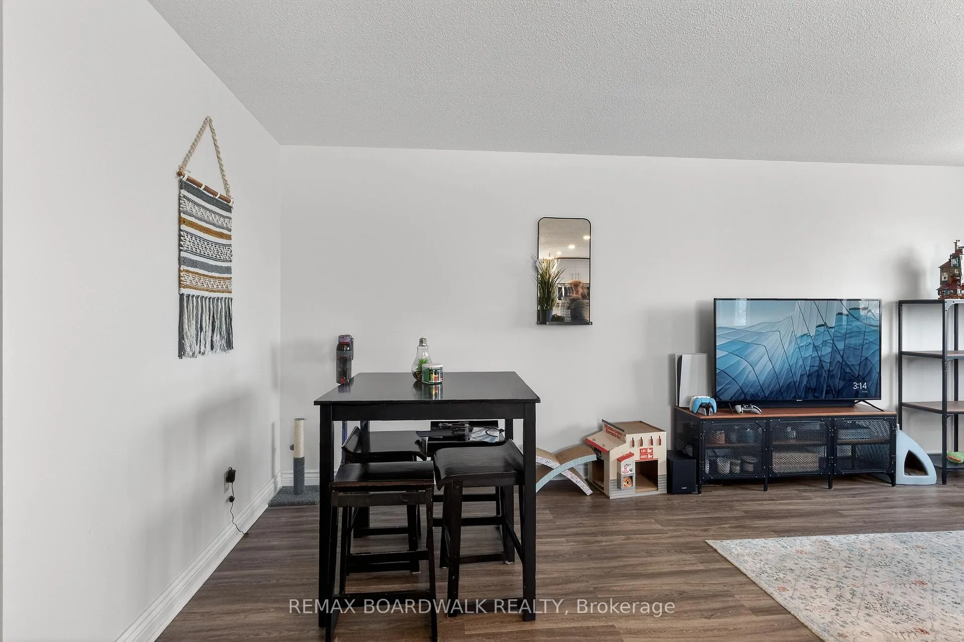 Photo 7 of 8 Oberon Street, Ottawa, Westcliffe Estates — HOMEH