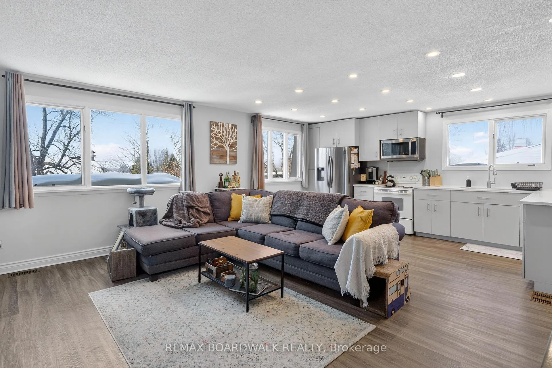 Photo 10 of 8 Oberon Street, Ottawa, Westcliffe Estates — HOMEH