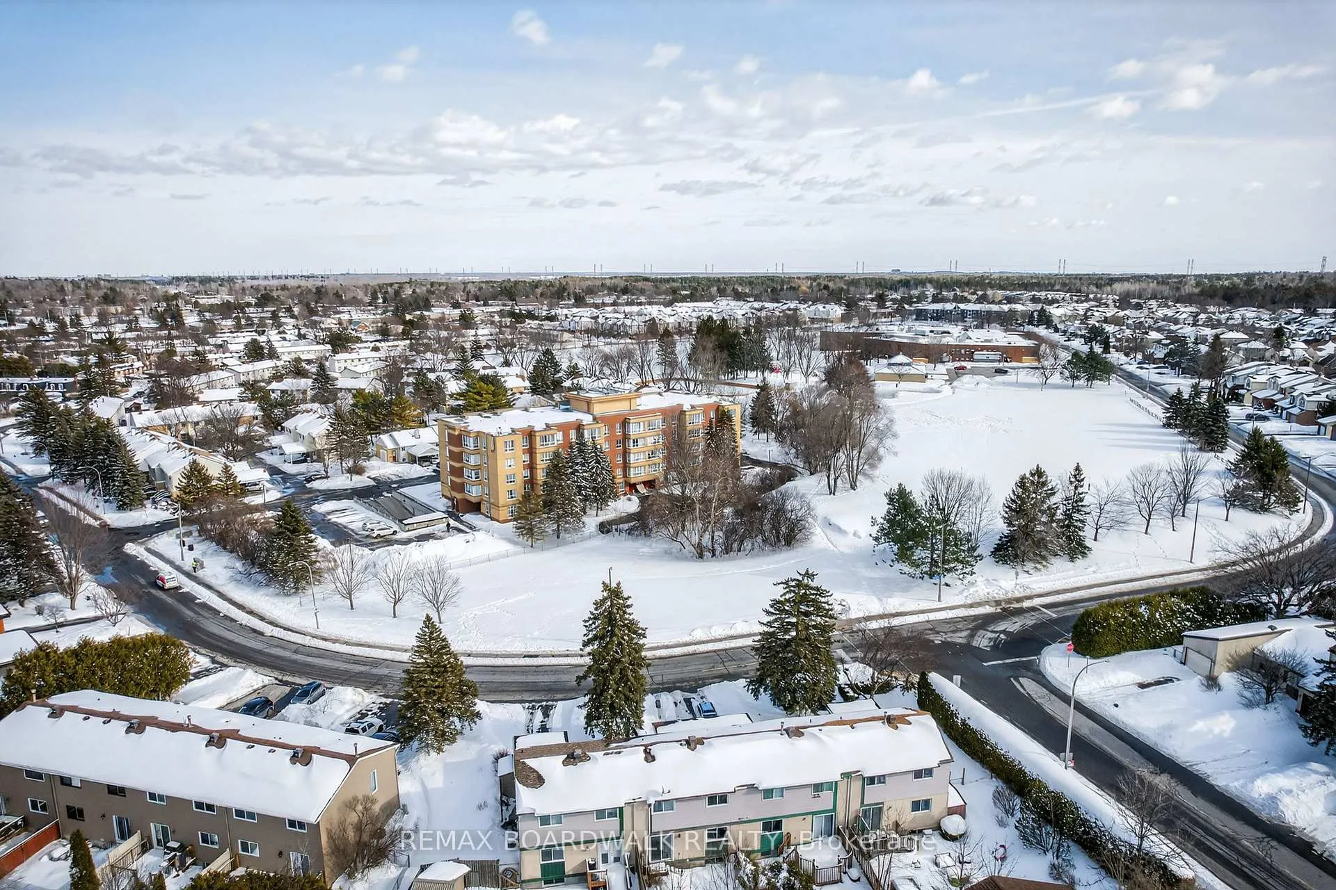 Photo 29 of 8 Oberon Street, Ottawa, Westcliffe Estates — HOMEH