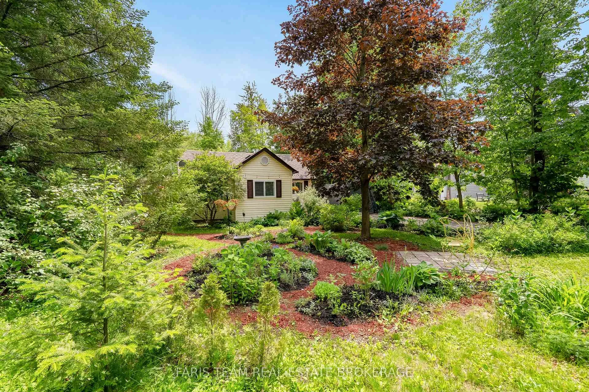 Photo 2 of 745 James Street, Innisfil, Alcona — HOMEH
