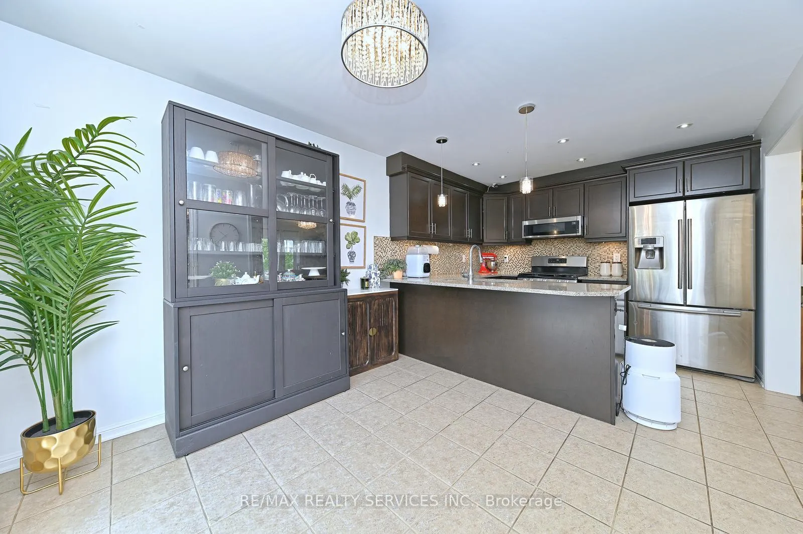 Photo 14 of 58 Veterans Drive, Brampton, Northwest Brampton — HOMEH