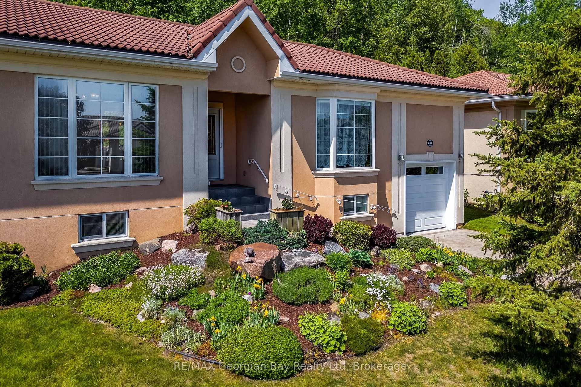 Front of 494 Aberdeen Boulevard