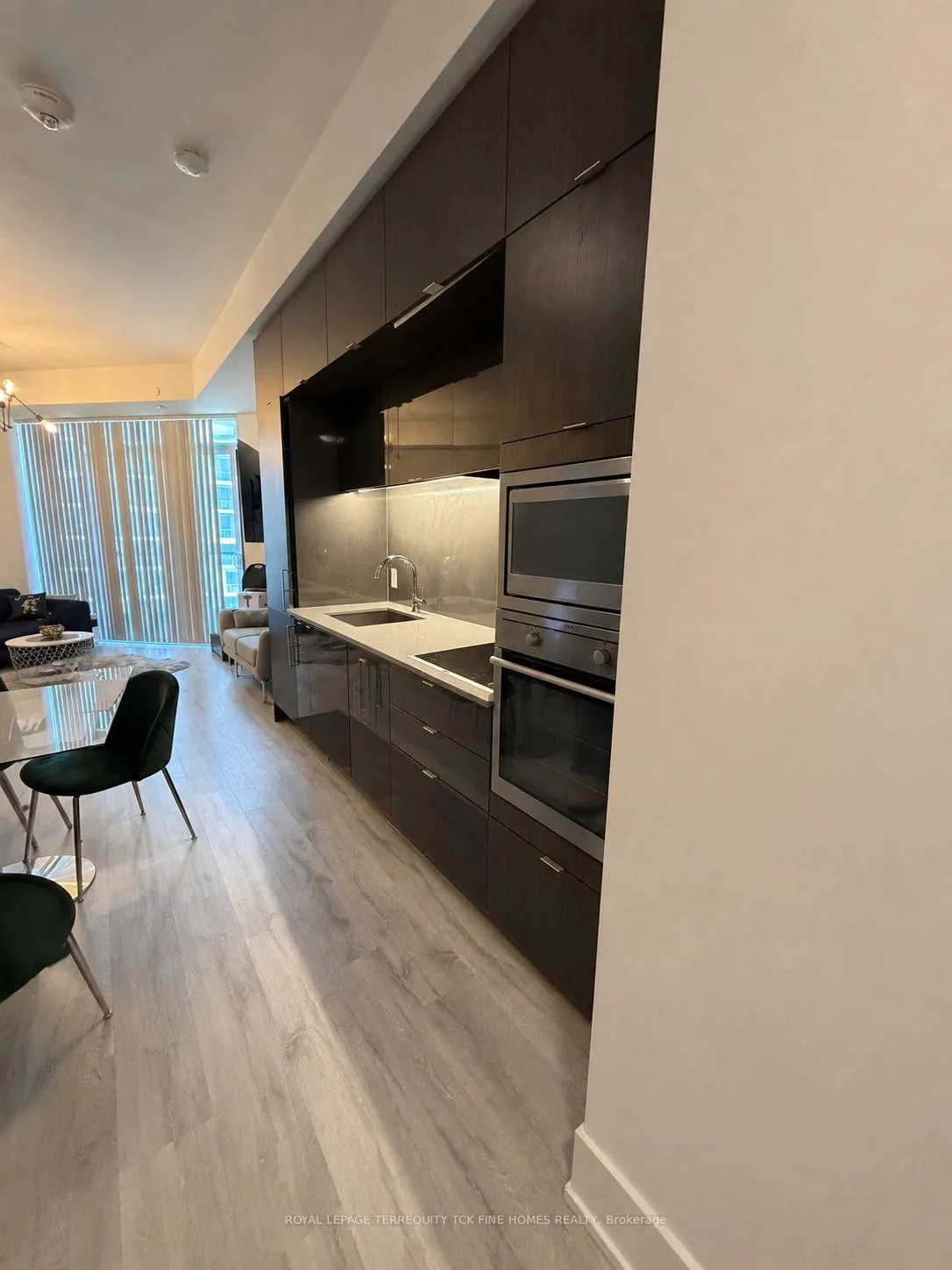 Photo 5 of Unit 920, 1 Edgewater Drive, Toronto, Waterfront Communities — HOMEH