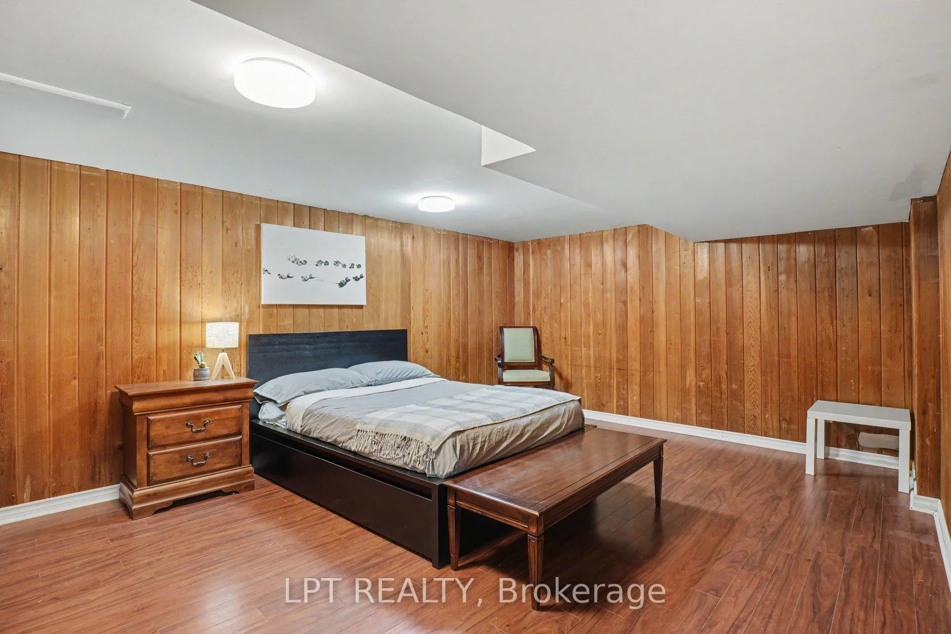 Photo 26 of 39 Hadley Circle, Ottawa, Bells Corners — HOMEH