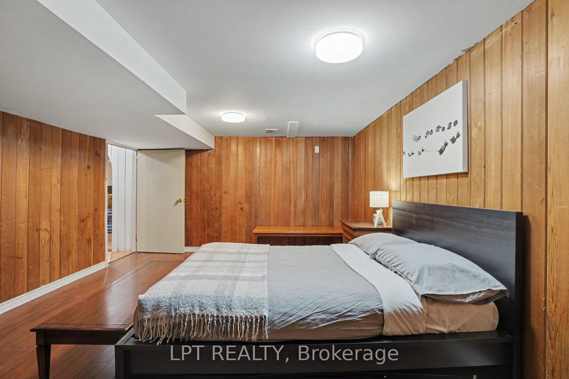 Photo 27 of 39 Hadley Circle, Ottawa, Bells Corners — HOMEH
