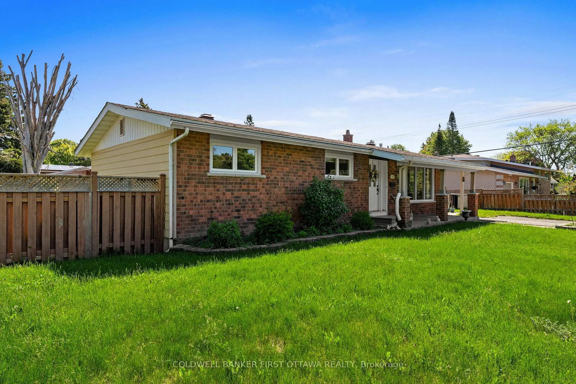 Photo 4 of 49 Higwood Drive, Ottawa, City View/Skyline/Fisher Heights/Parkwood Hills — HOMEH