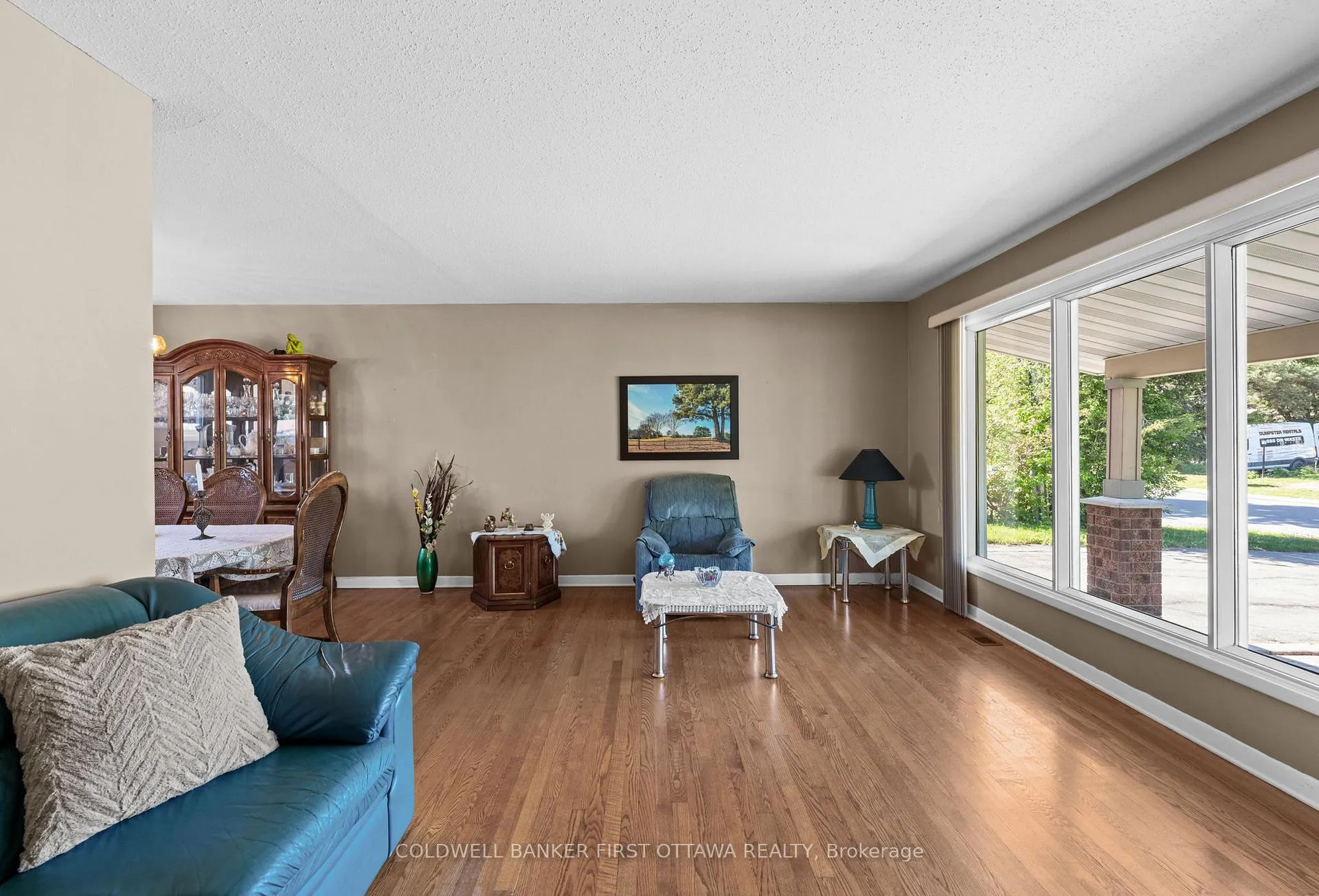 Photo 7 of 49 Higwood Drive, Ottawa, City View/Skyline/Fisher Heights/Parkwood Hills — HOMEH