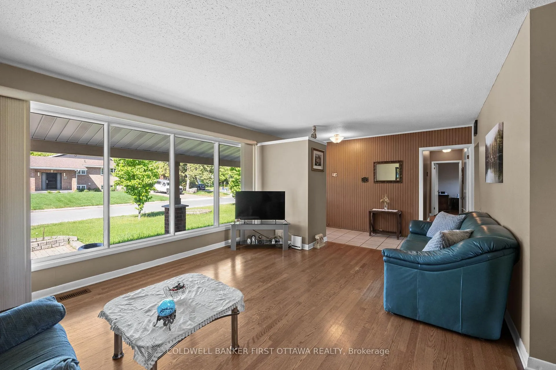 Photo 8 of 49 Higwood Drive, Ottawa, City View/Skyline/Fisher Heights/Parkwood Hills — HOMEH