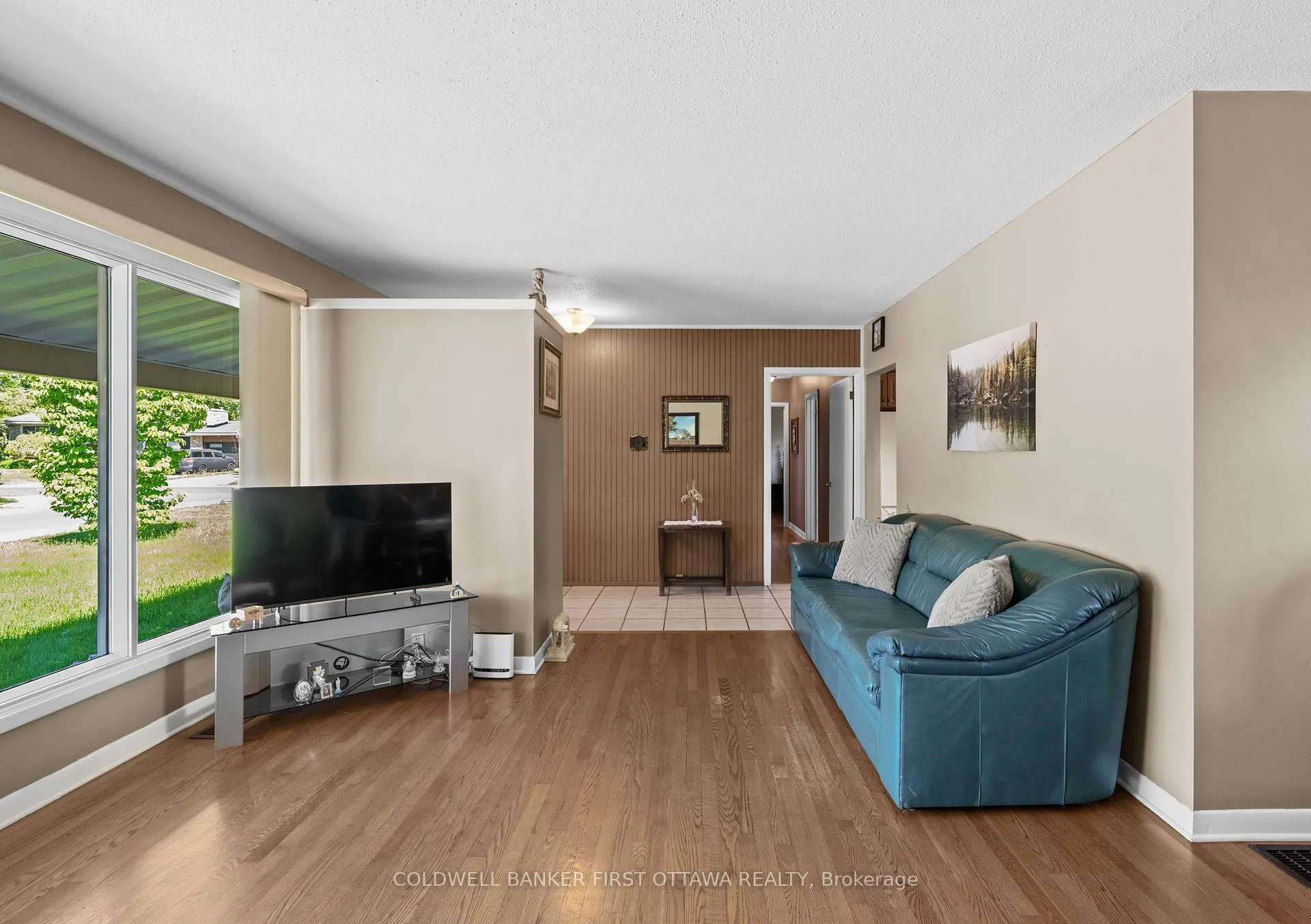 Photo 9 of 49 Higwood Drive, Ottawa, City View/Skyline/Fisher Heights/Parkwood Hills — HOMEH