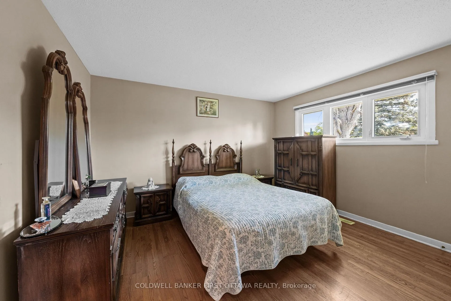 Photo 18 of 49 Higwood Drive, Ottawa, City View/Skyline/Fisher Heights/Parkwood Hills — HOMEH