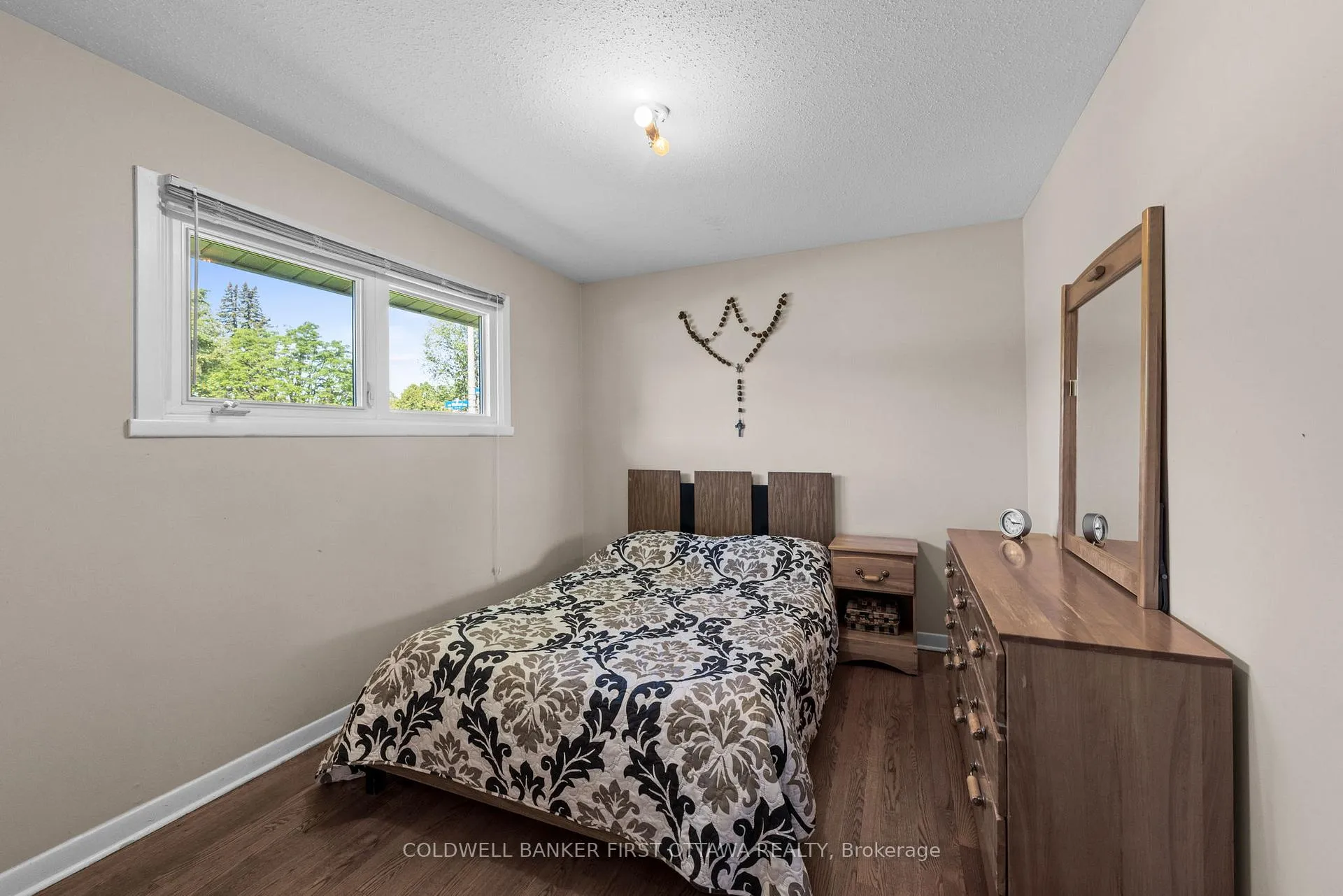 Photo 22 of 49 Higwood Drive, Ottawa, City View/Skyline/Fisher Heights/Parkwood Hills — HOMEH