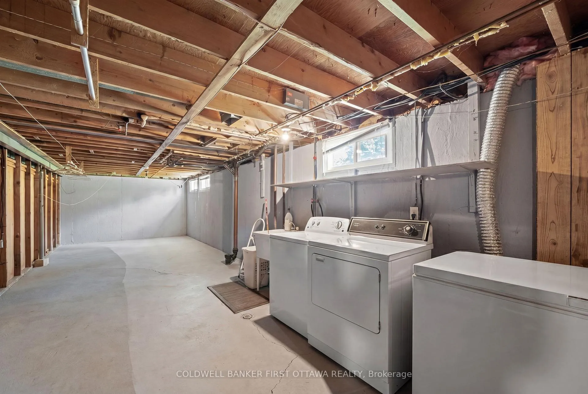 Photo 31 of 49 Higwood Drive, Ottawa, City View/Skyline/Fisher Heights/Parkwood Hills — HOMEH