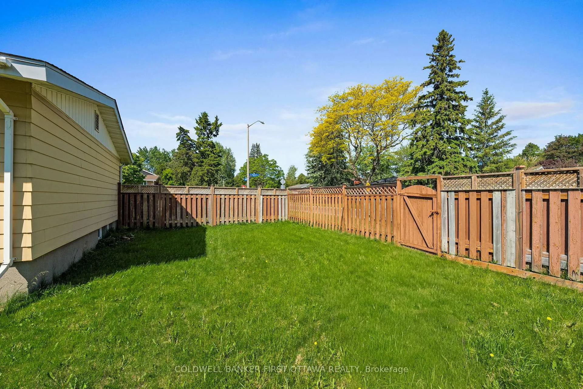 Photo 34 of 49 Higwood Drive, Ottawa, City View/Skyline/Fisher Heights/Parkwood Hills — HOMEH