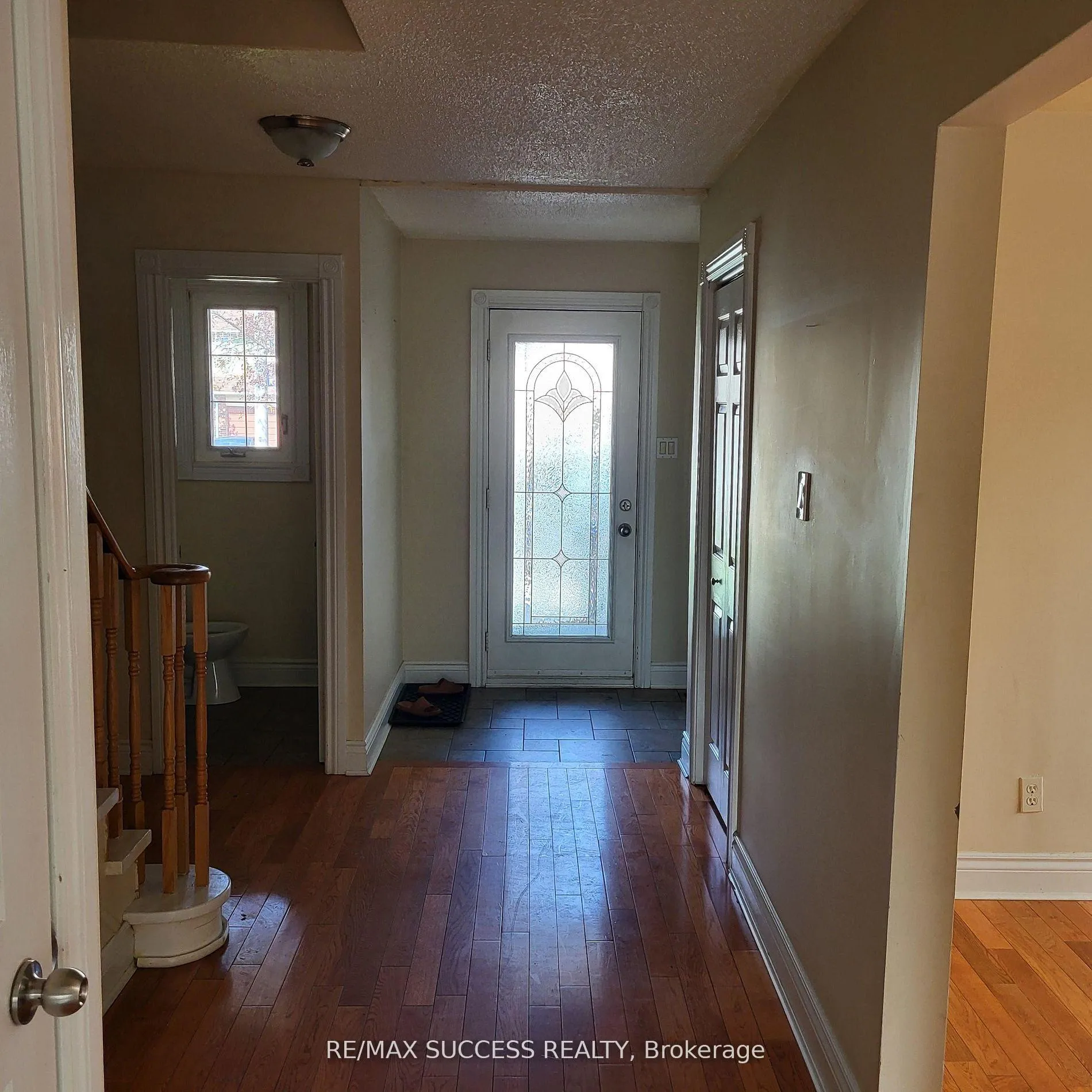 Photo 1 of 22 Omega Square S, Brampton, Heart Lake East — HOMEH