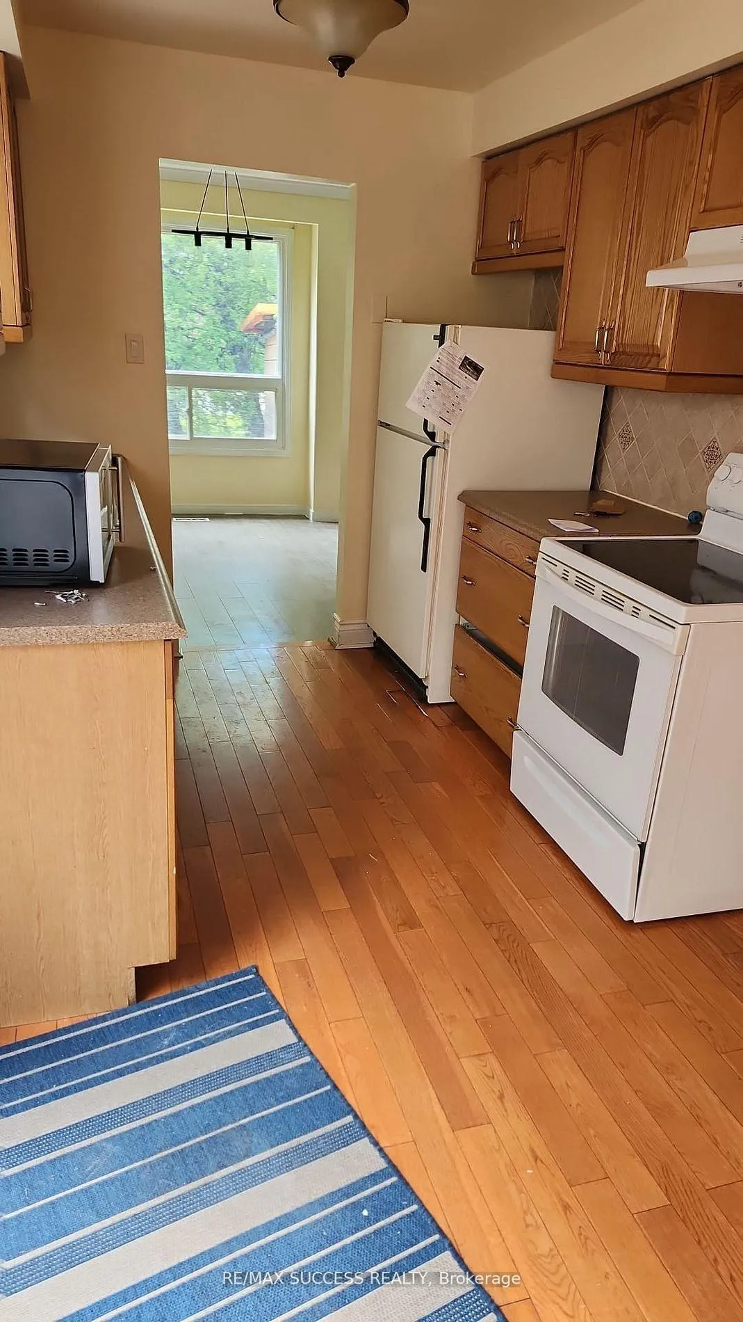 Photo 2 of 22 Omega Square S, Brampton, Heart Lake East — HOMEH