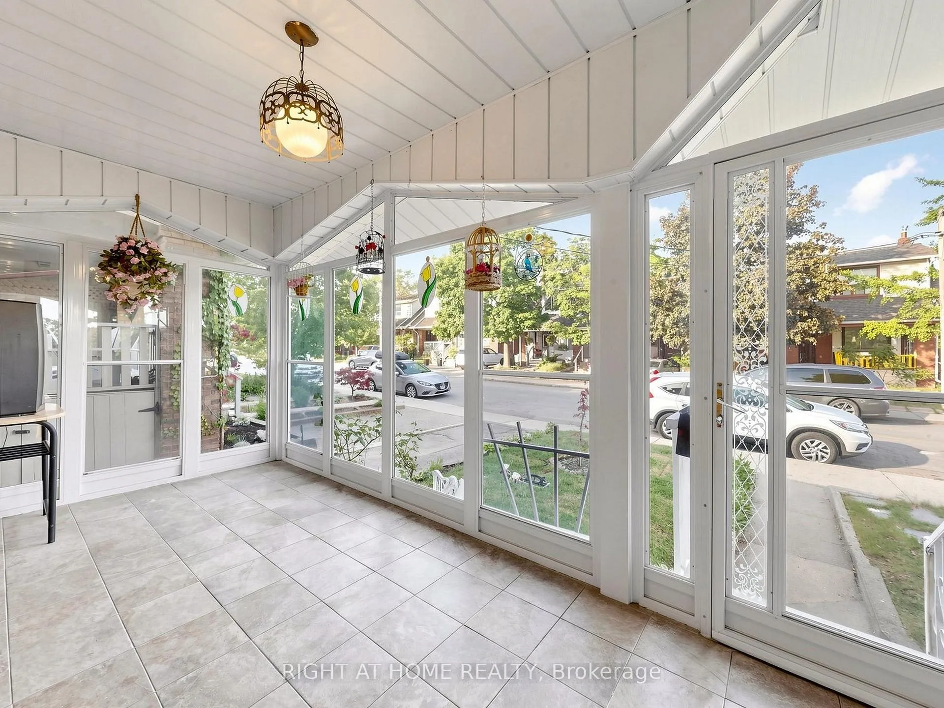 Photo 4 of 86 Caithness Avenue, Toronto, Danforth — HOMEH