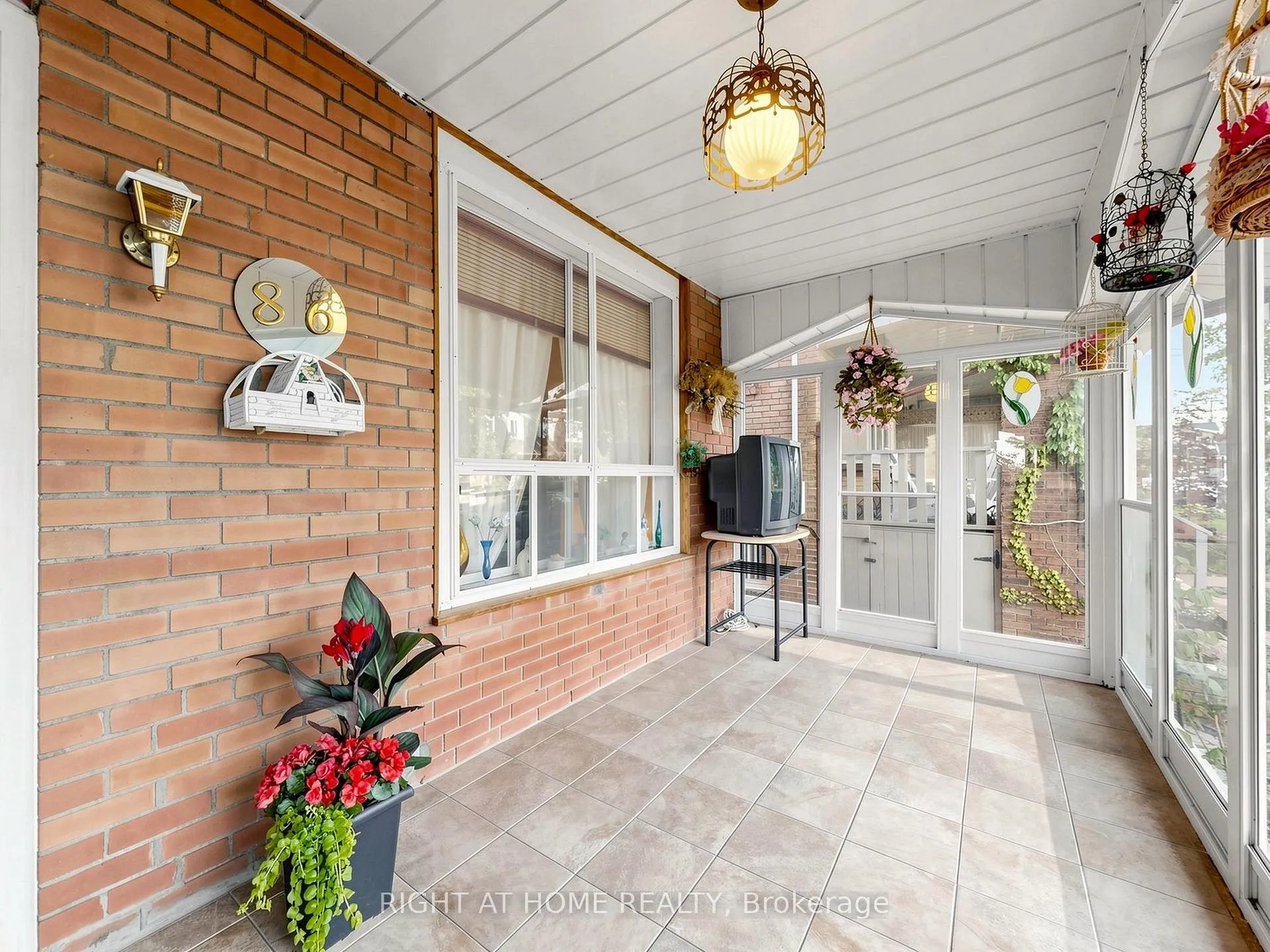 Photo 5 of 86 Caithness Avenue, Toronto, Danforth — HOMEH