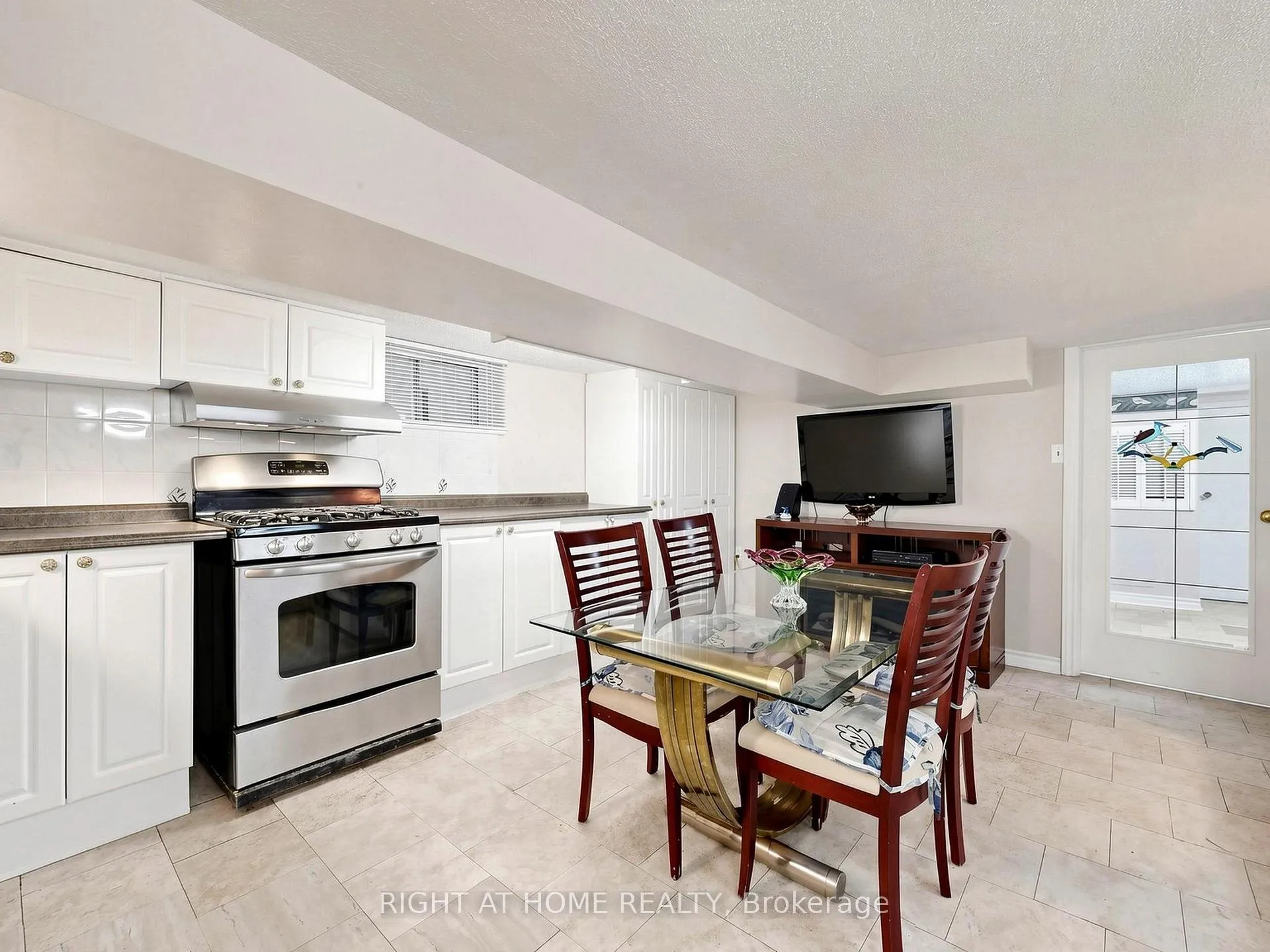 Photo 29 of 86 Caithness Avenue, Toronto, Danforth — HOMEH