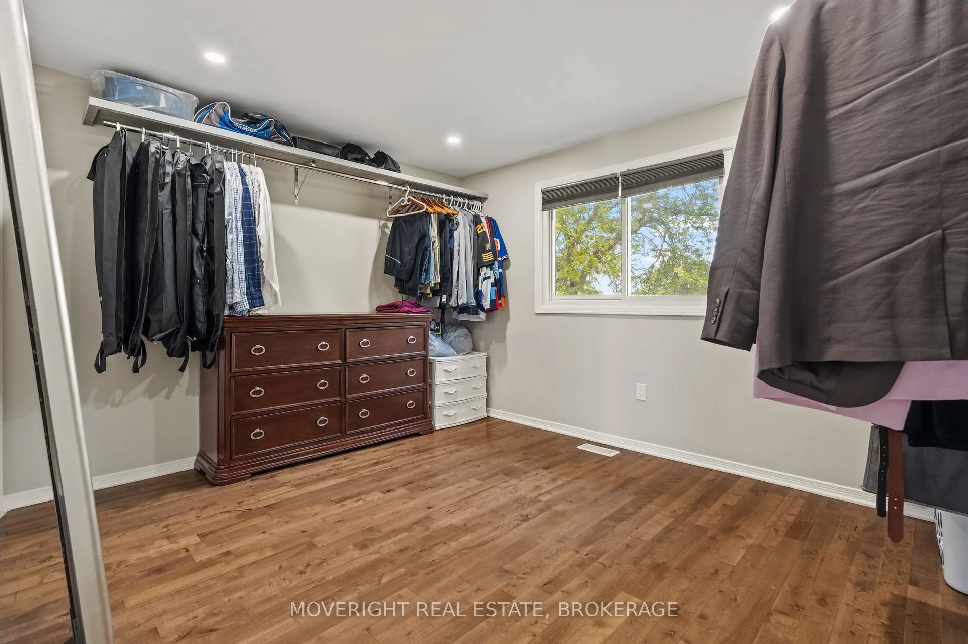 Photo 36 of 10 Squires Gate, St. Catharines, Secord Woods — HOMEH