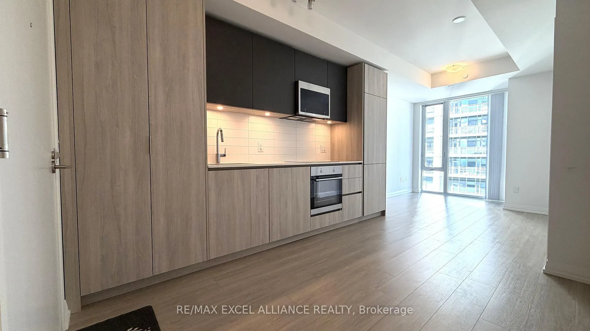 Photo 5 of Unit 3107, 8 Widmer Street, Toronto, Waterfront Communities — HOMEH